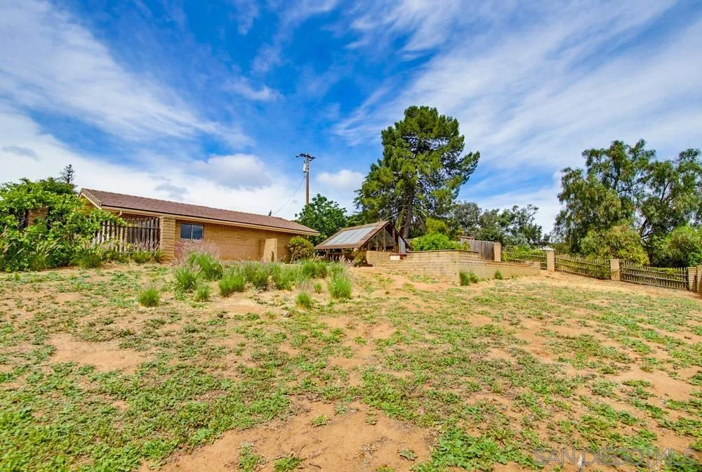 https://cdn.realtyfeed.com/cdn/127/260007873/89ec6a2528c7badde825319815bf23fe.webp