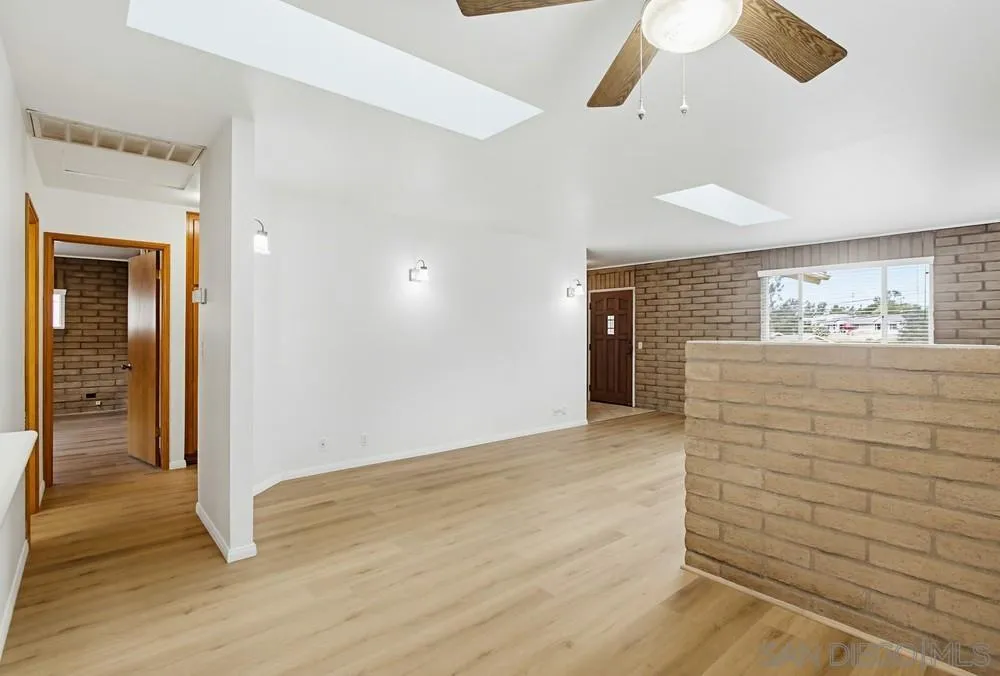 https://cdn.realtyfeed.com/cdn/127/260007873/eed1549437e1f50eadbb8ab4a9b5b263.webp