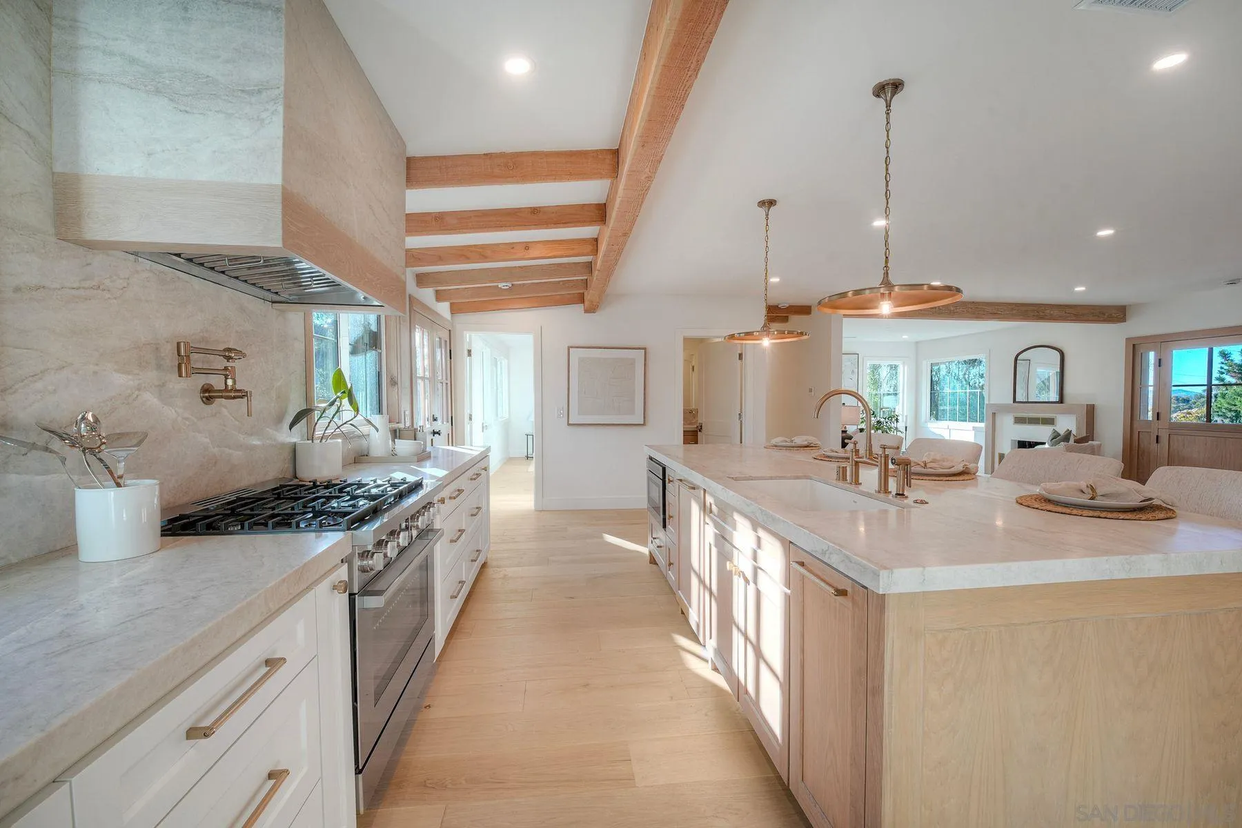 https://cdn.realtyfeed.com/cdn/127/260007875/20c3e3b352f7c7d8916977ea5b10f823.webp