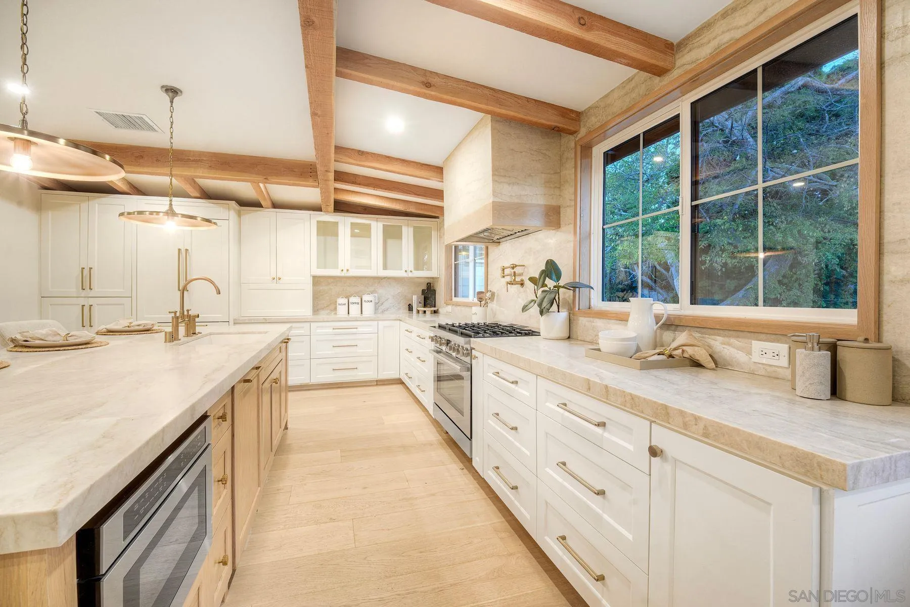 https://cdn.realtyfeed.com/cdn/127/260007875/2af1ba9d789f28d7940081807fc093ba.webp
