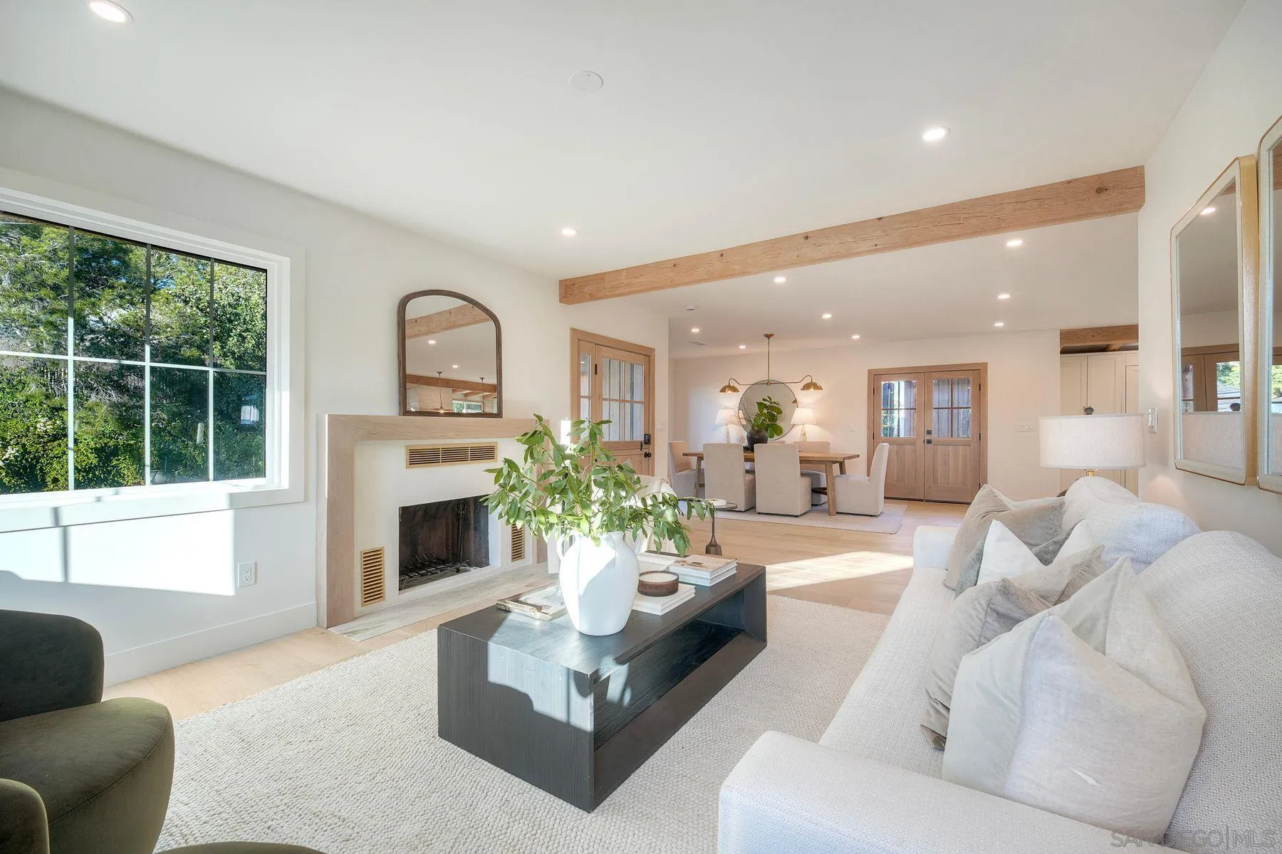 https://cdn.realtyfeed.com/cdn/127/260007875/6af21173989f2d0bb49f381a94084122.webp