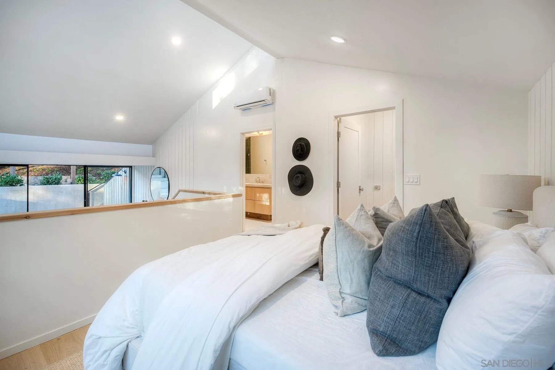https://cdn.realtyfeed.com/cdn/127/260007875/7f4a079ead1a362200153889f0cfcbcb.webp