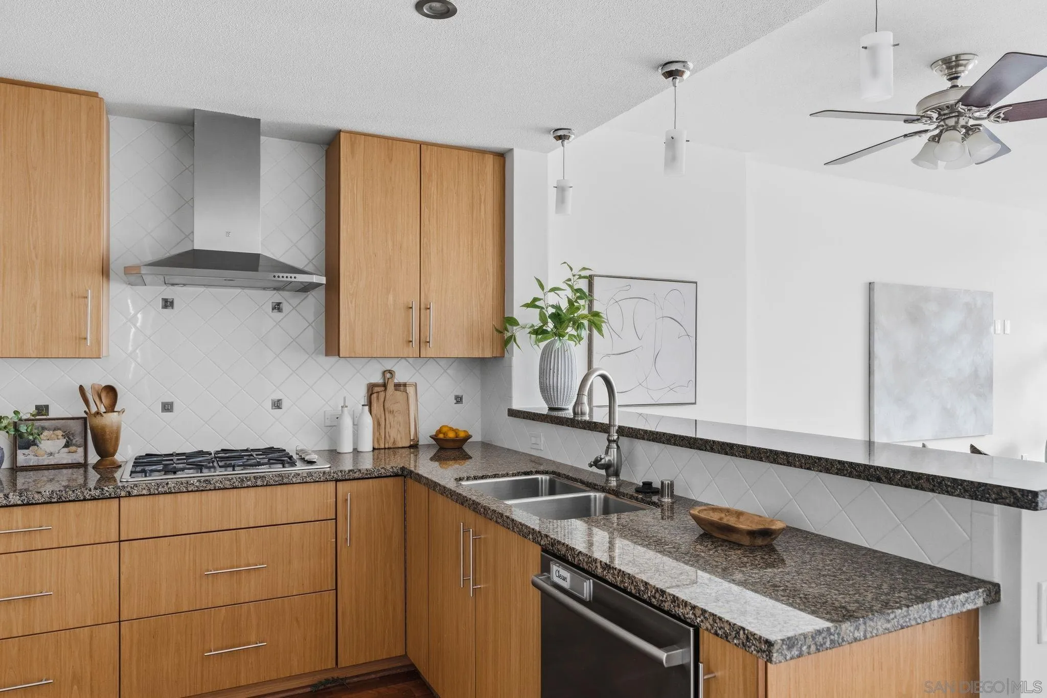 Photo #9: 260007876 Listing: Photo #9