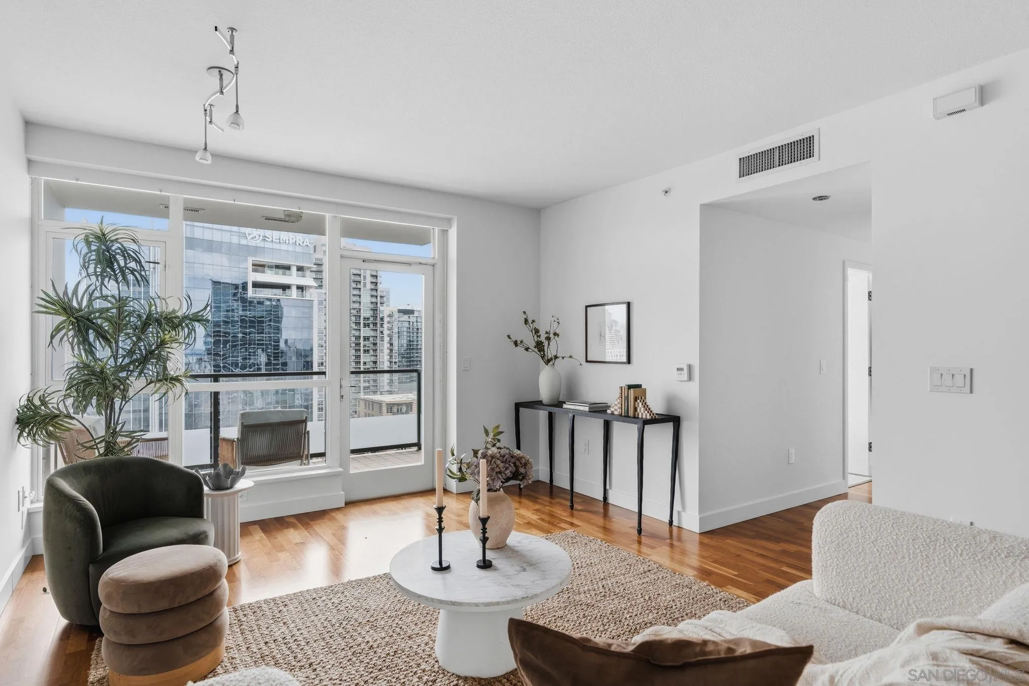 Photo #1: 260007876 Listing: Photo #1