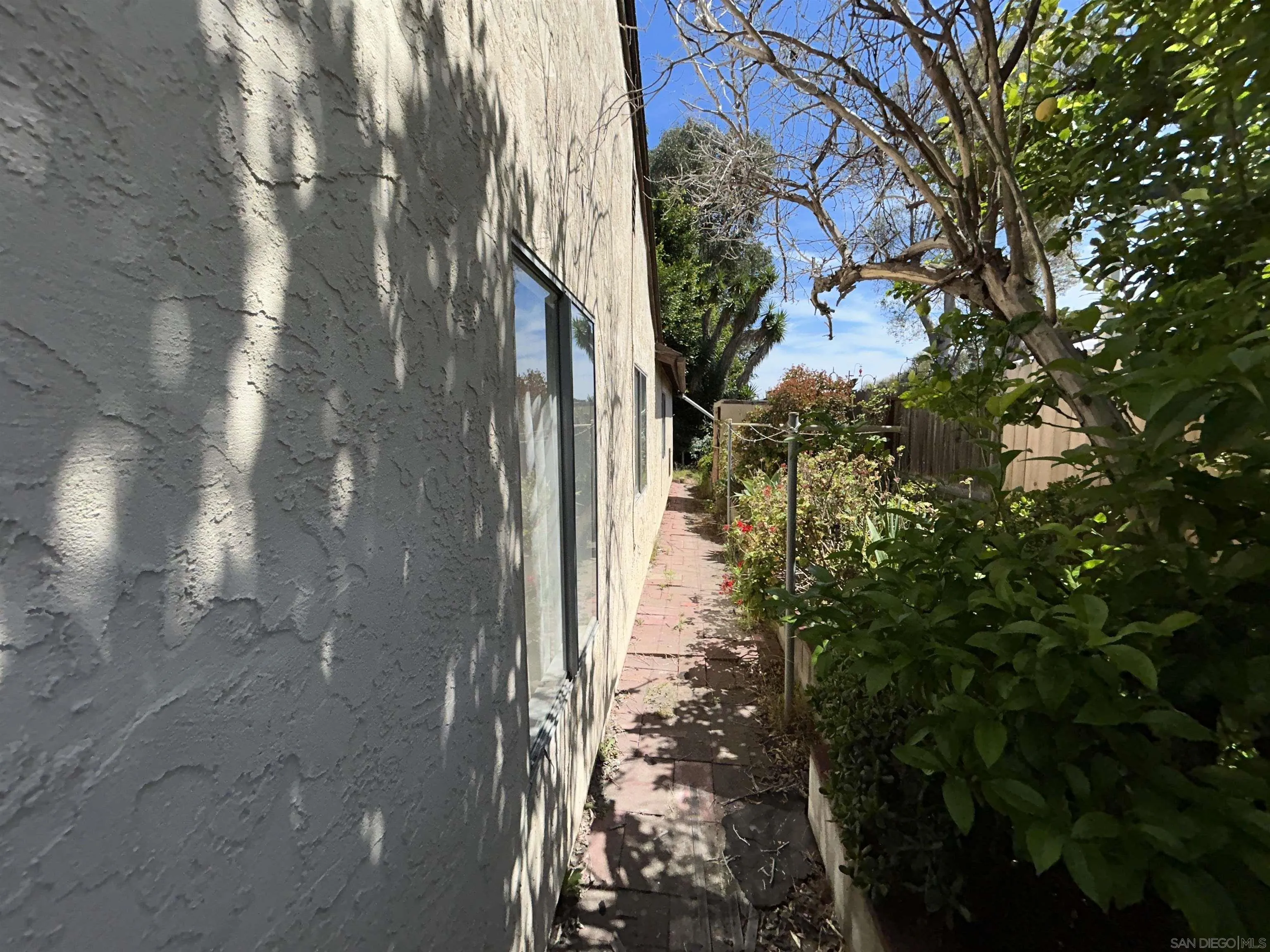 https://cdn.realtyfeed.com/cdn/127/260007884/810f0d02da7b77689409b240e6f88607.webp