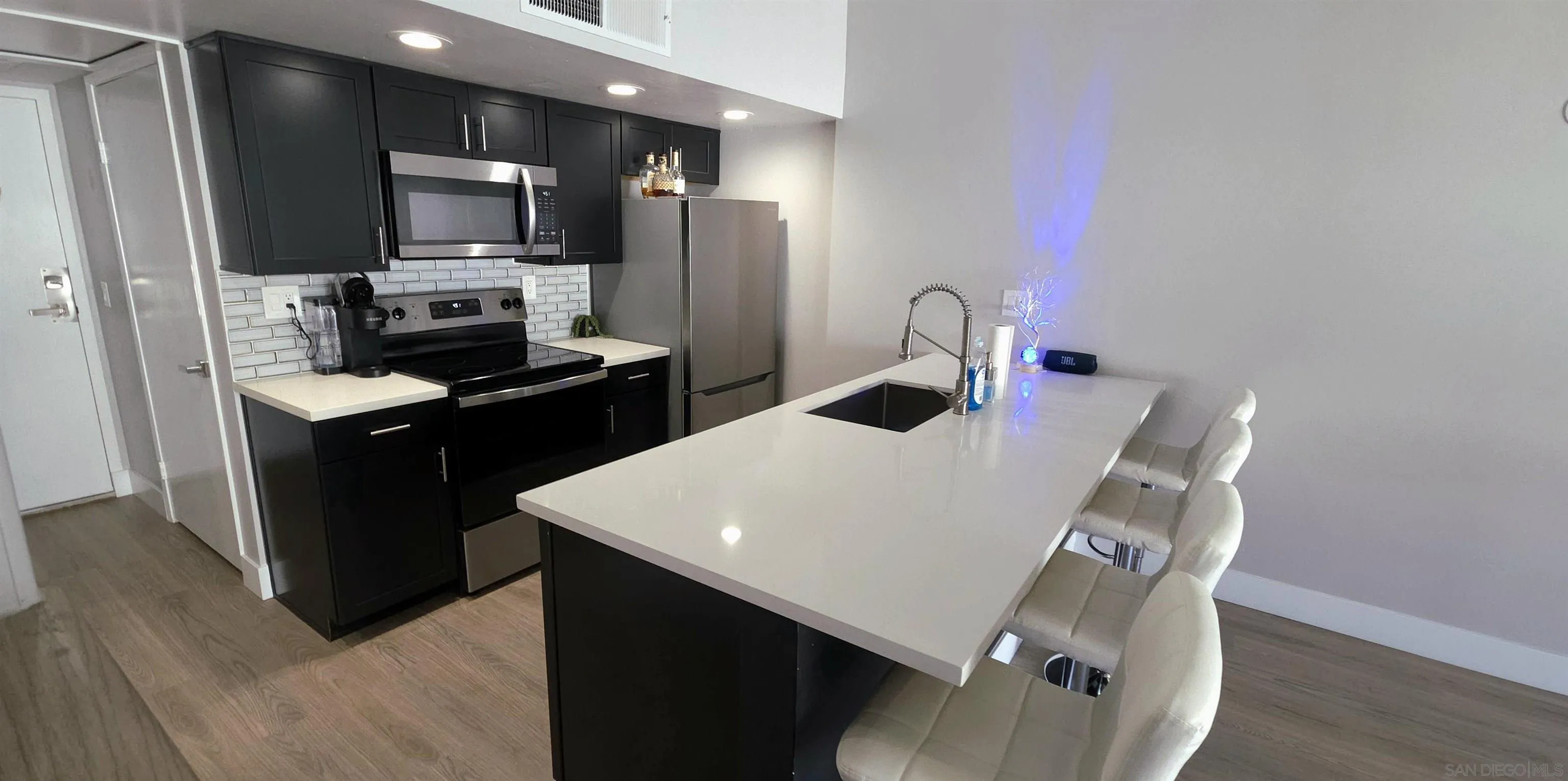 https://cdn.realtyfeed.com/cdn/127/260007888/cd51987ff063b721f38dc42415dd432f.webp