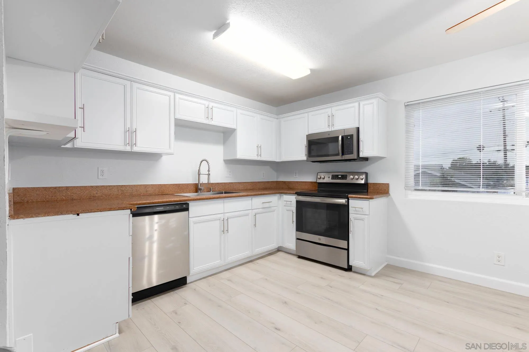 Photo #15: 260007891 Listing: Photo #15