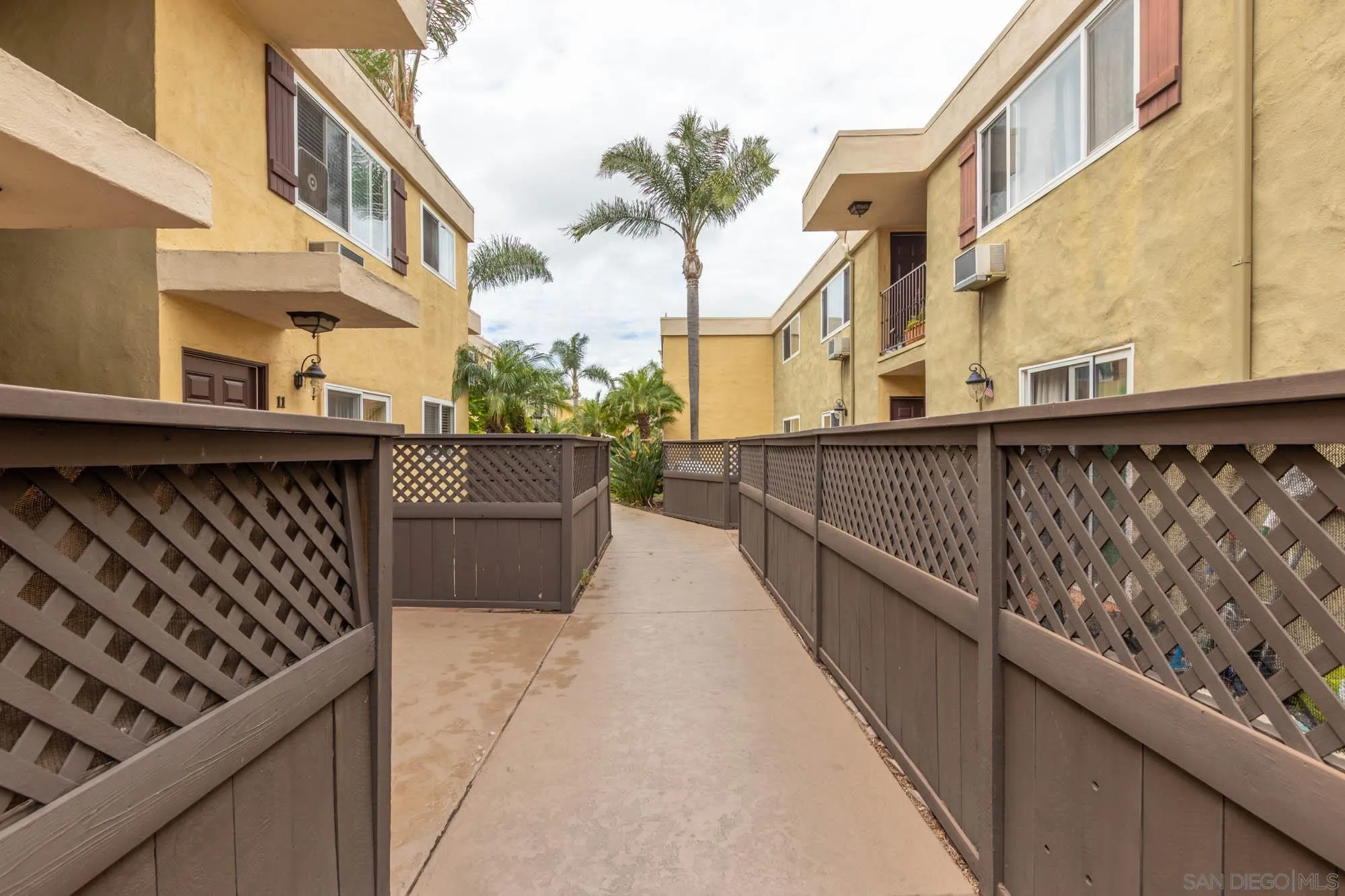 https://cdn.realtyfeed.com/cdn/127/260007891/0d591ef3407d8939bf18e37da58fdc36.webp