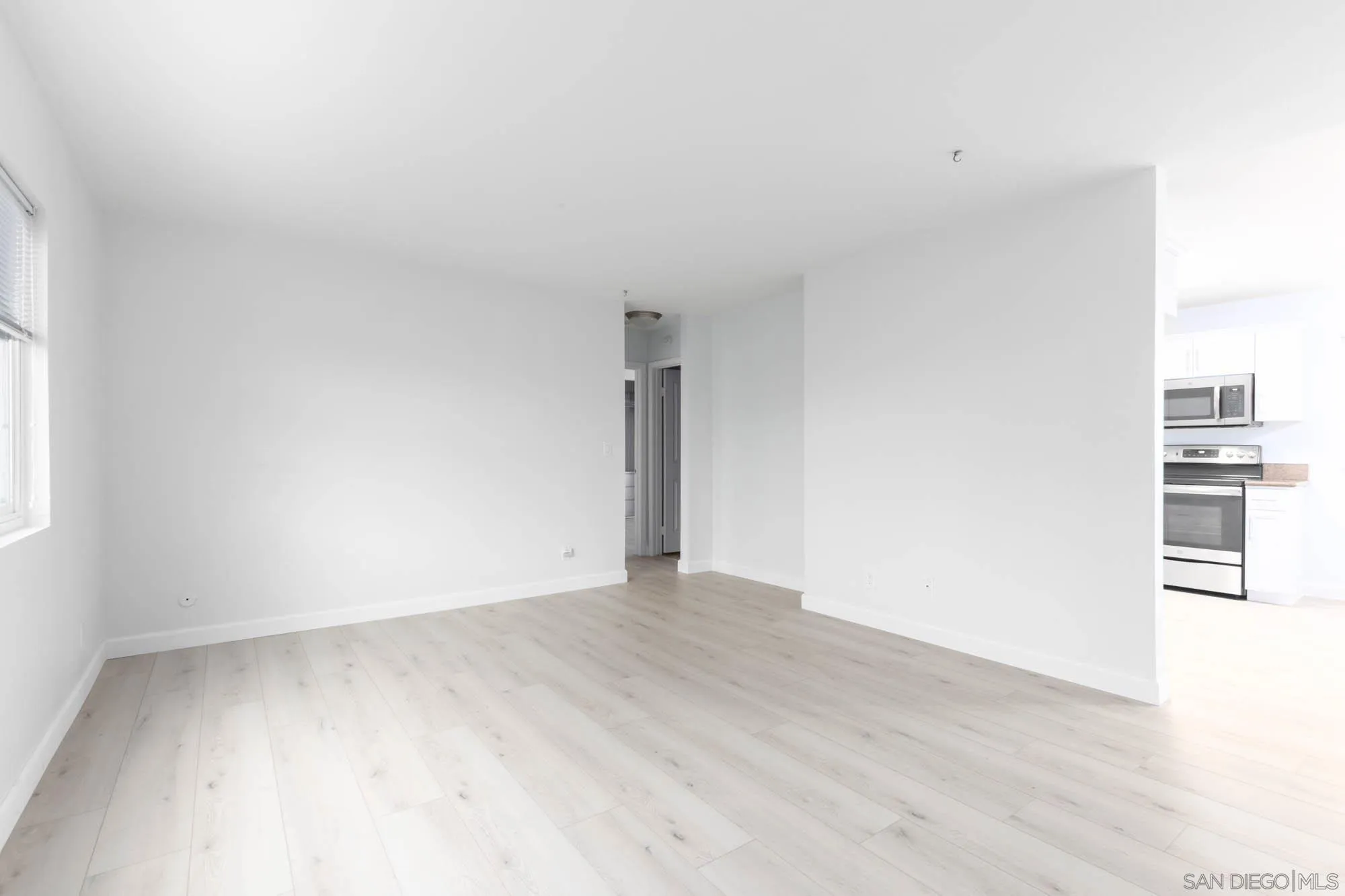 https://cdn.realtyfeed.com/cdn/127/260007891/449f578ff6120825e78ce34261cca9ee.webp