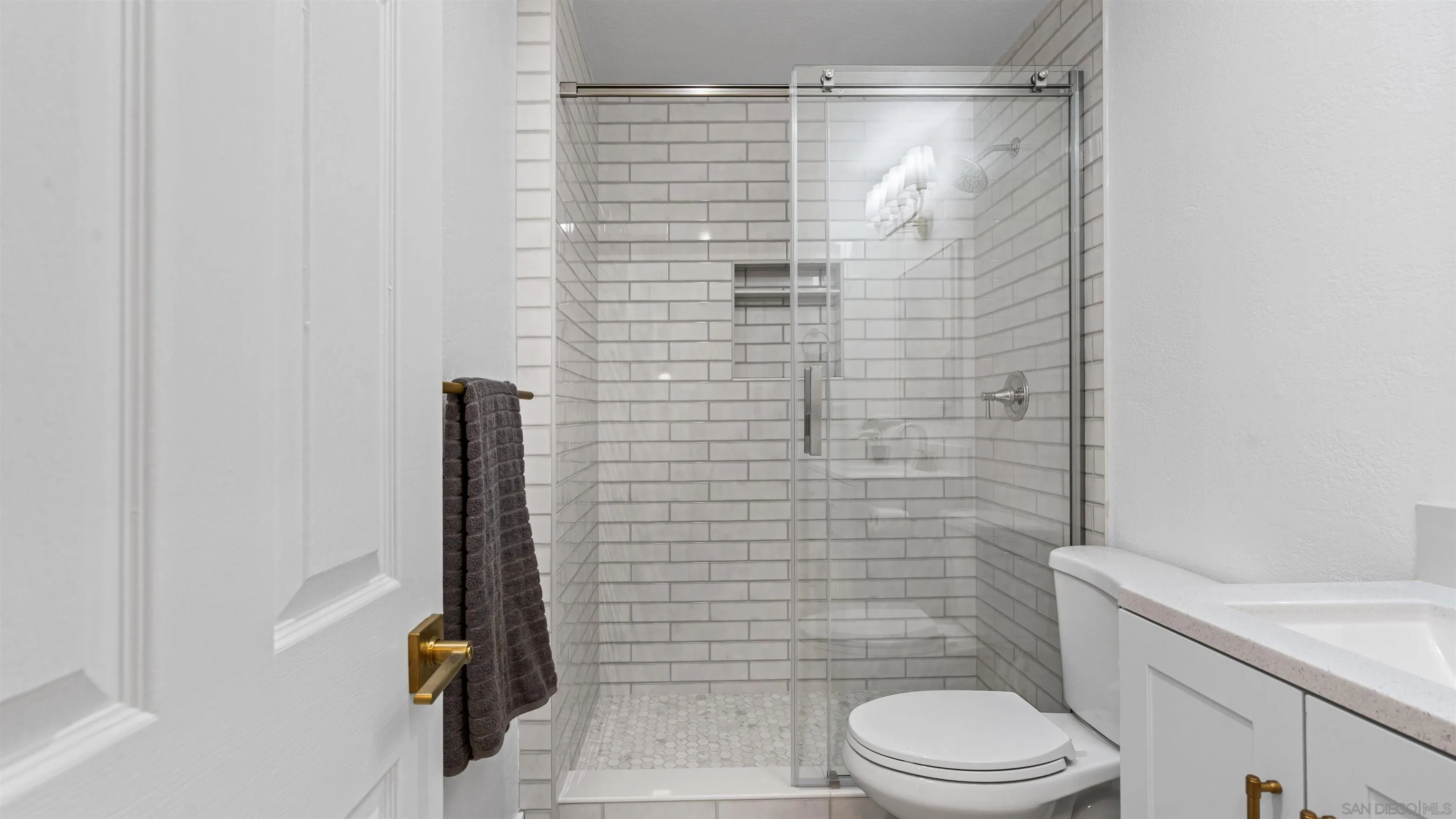 Photo #10: 260007894 Listing: Photo #10