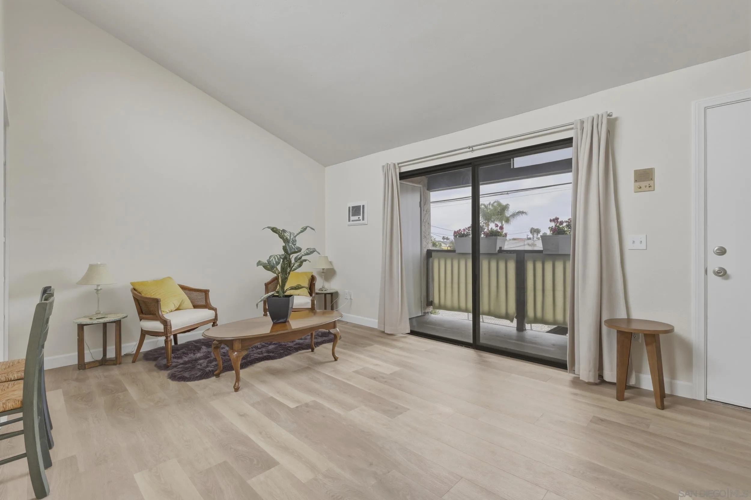 Photo #9: 260007895 Listing: Photo #9