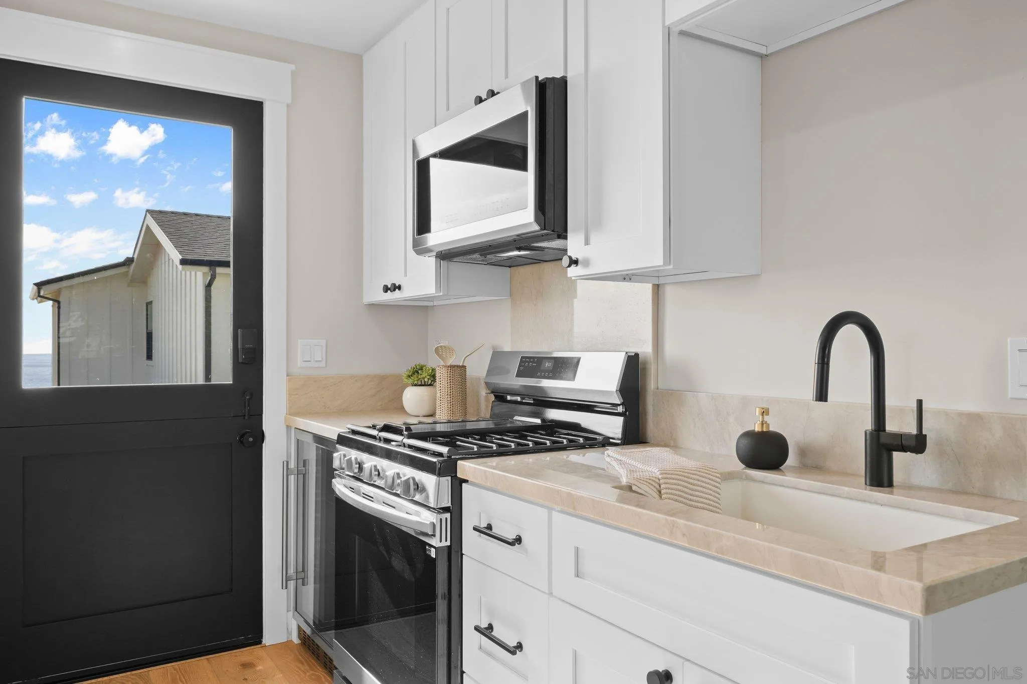 https://cdn.realtyfeed.com/cdn/127/260007902/0d41cda629ec070d9e6a0d6f6127c1b6.webp