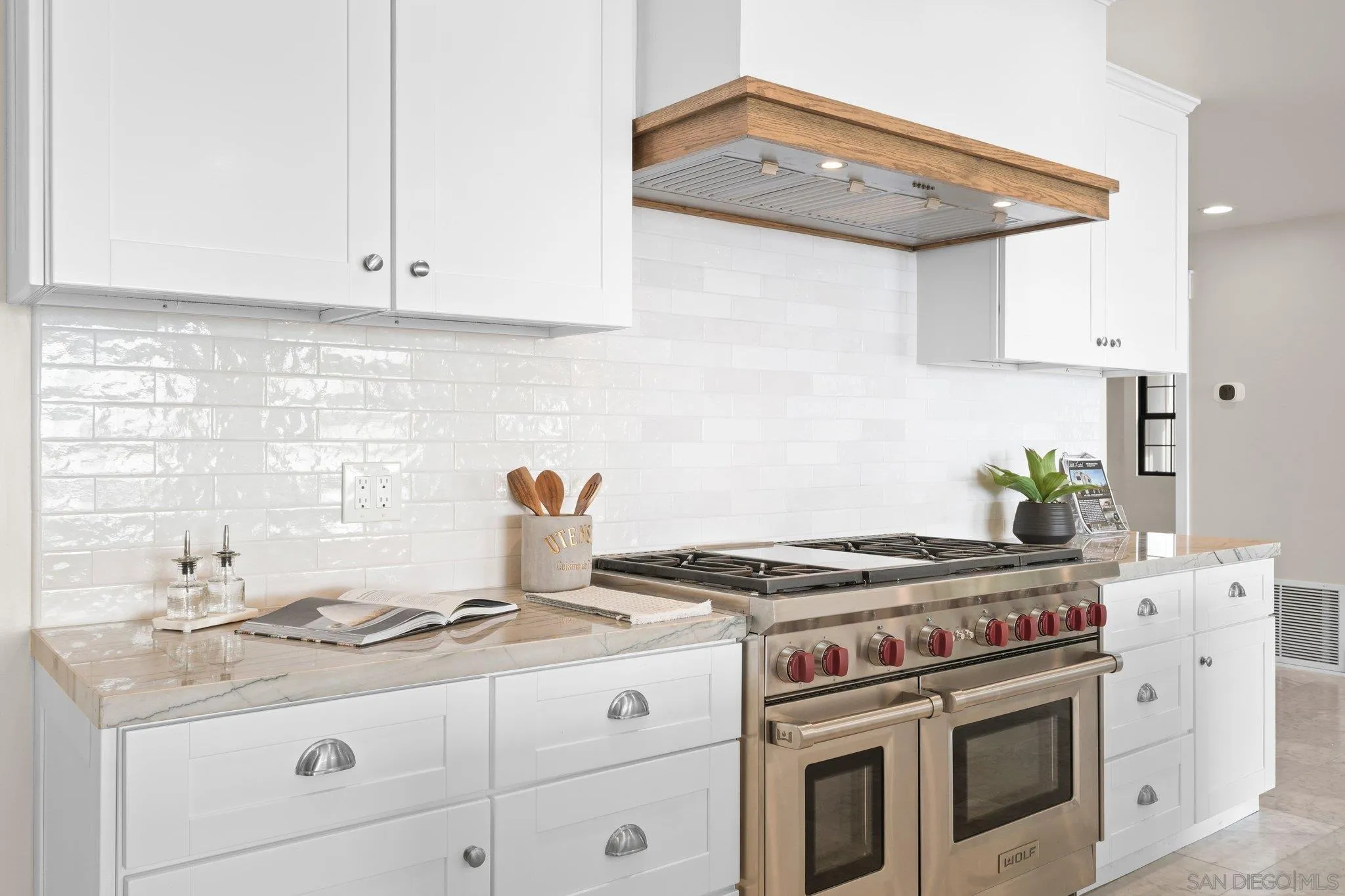 https://cdn.realtyfeed.com/cdn/127/260007902/16258f2356f7c1d9cb250fdb492e86a7.webp