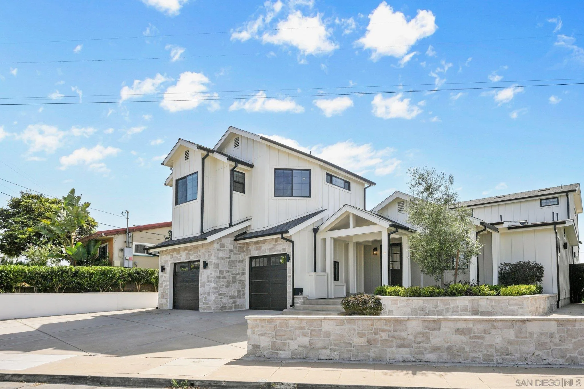 https://cdn.realtyfeed.com/cdn/127/260007902/185e6396eec8f20063713d466b835940.webp