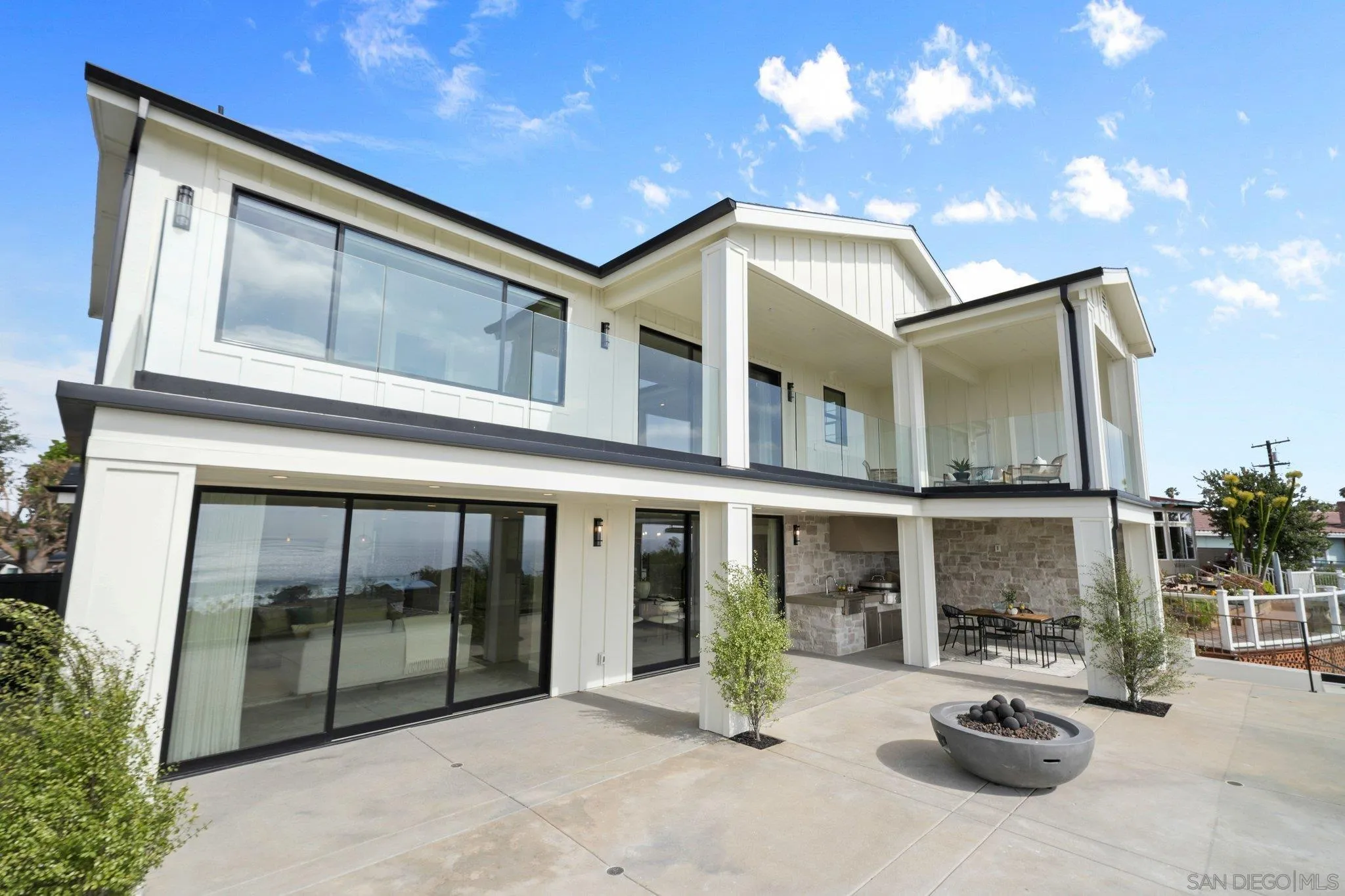 https://cdn.realtyfeed.com/cdn/127/260007902/3f3b2a7865f0f22f94ae7230ab5f3829.webp