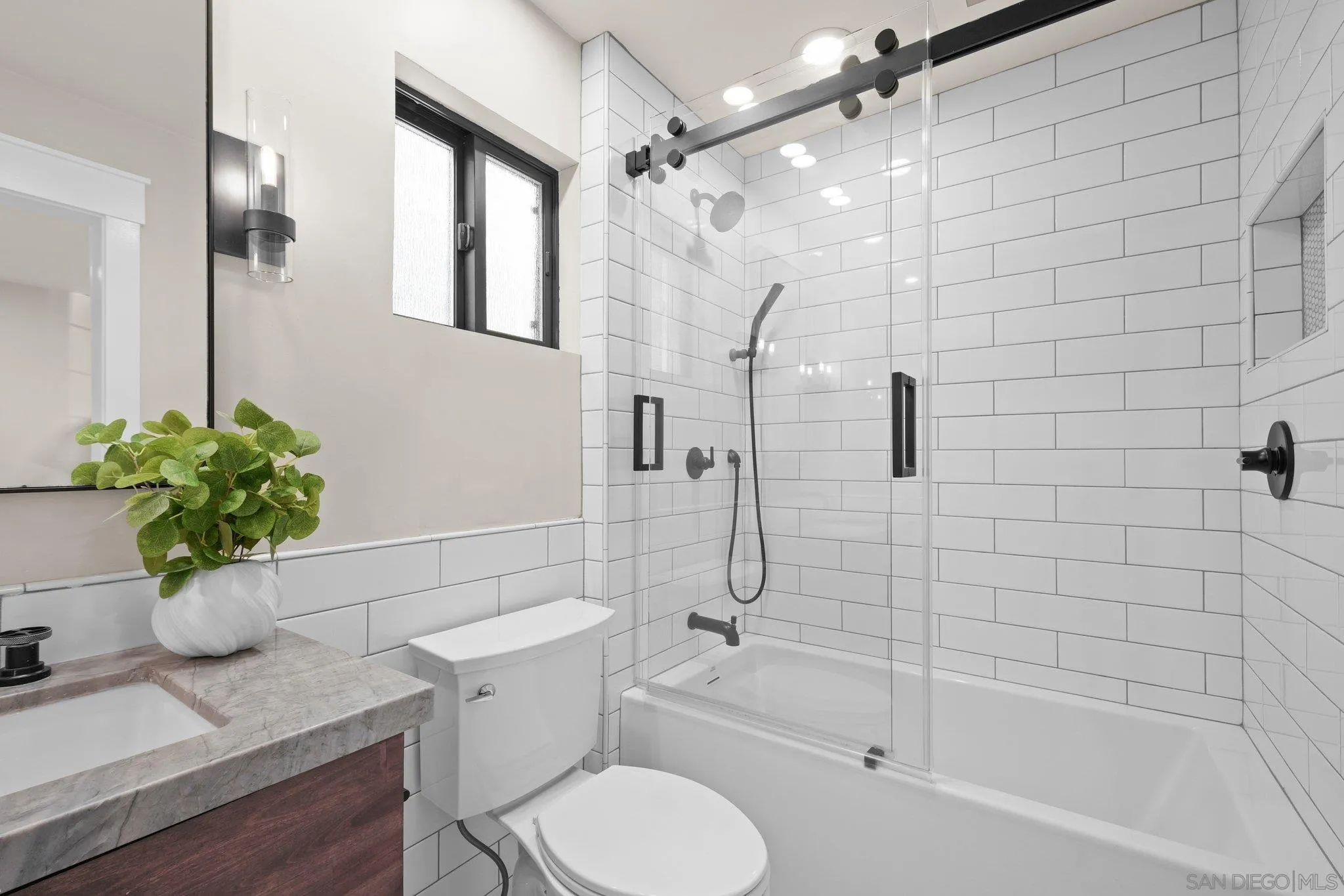 https://cdn.realtyfeed.com/cdn/127/260007902/54eeac5a8dfba9fe27e4f5b8d59df42a.webp