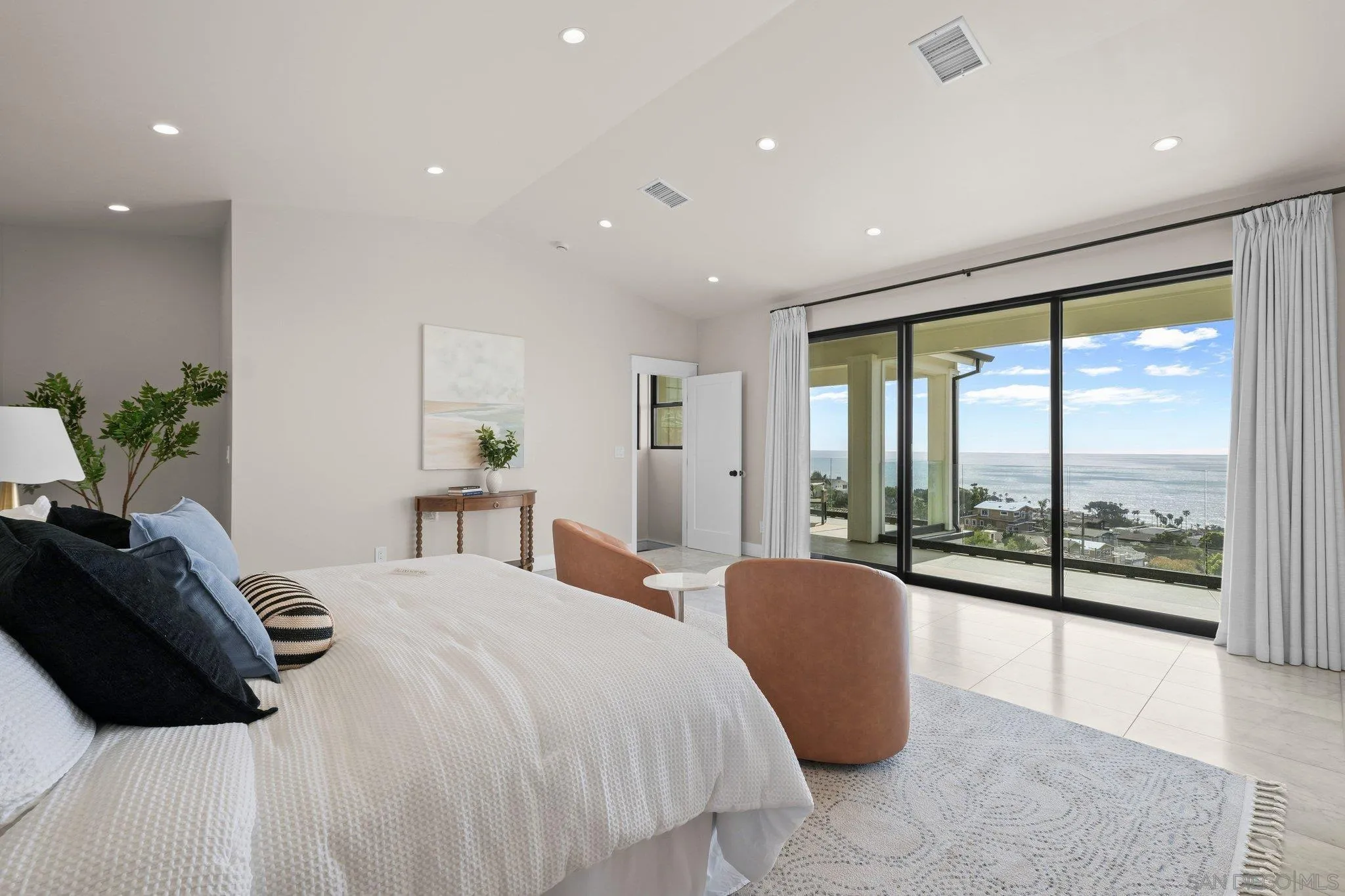 https://cdn.realtyfeed.com/cdn/127/260007902/742b4b71543170aa988e45f04d845763.webp