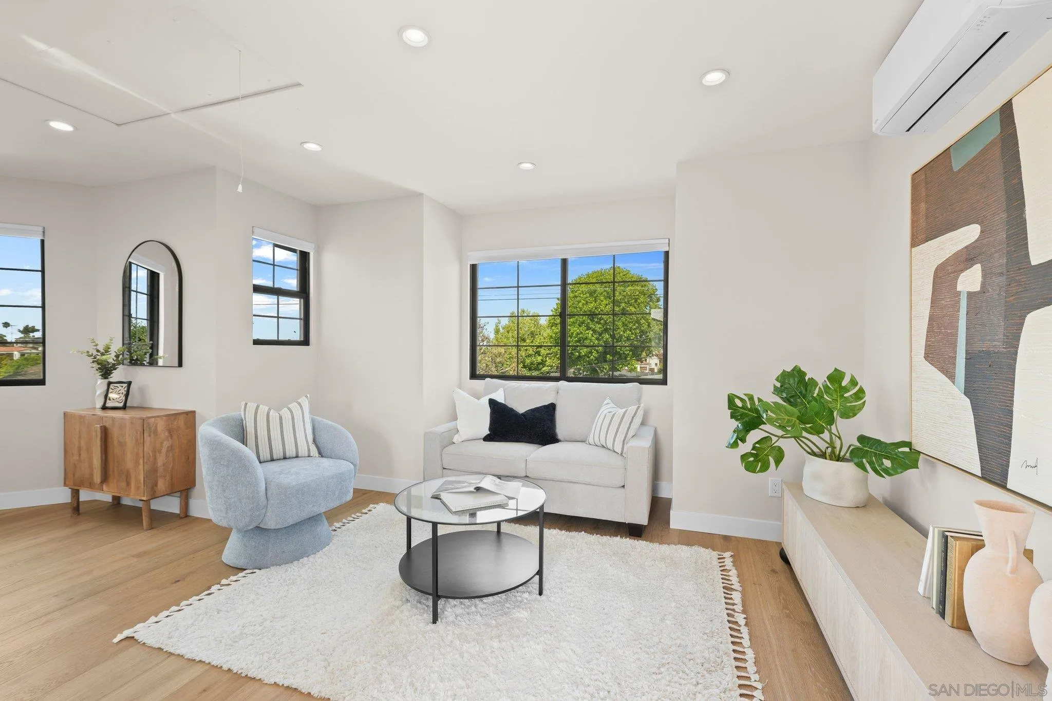 https://cdn.realtyfeed.com/cdn/127/260007902/9c4e1dc62818b800c68bd1531f5c397a.webp
