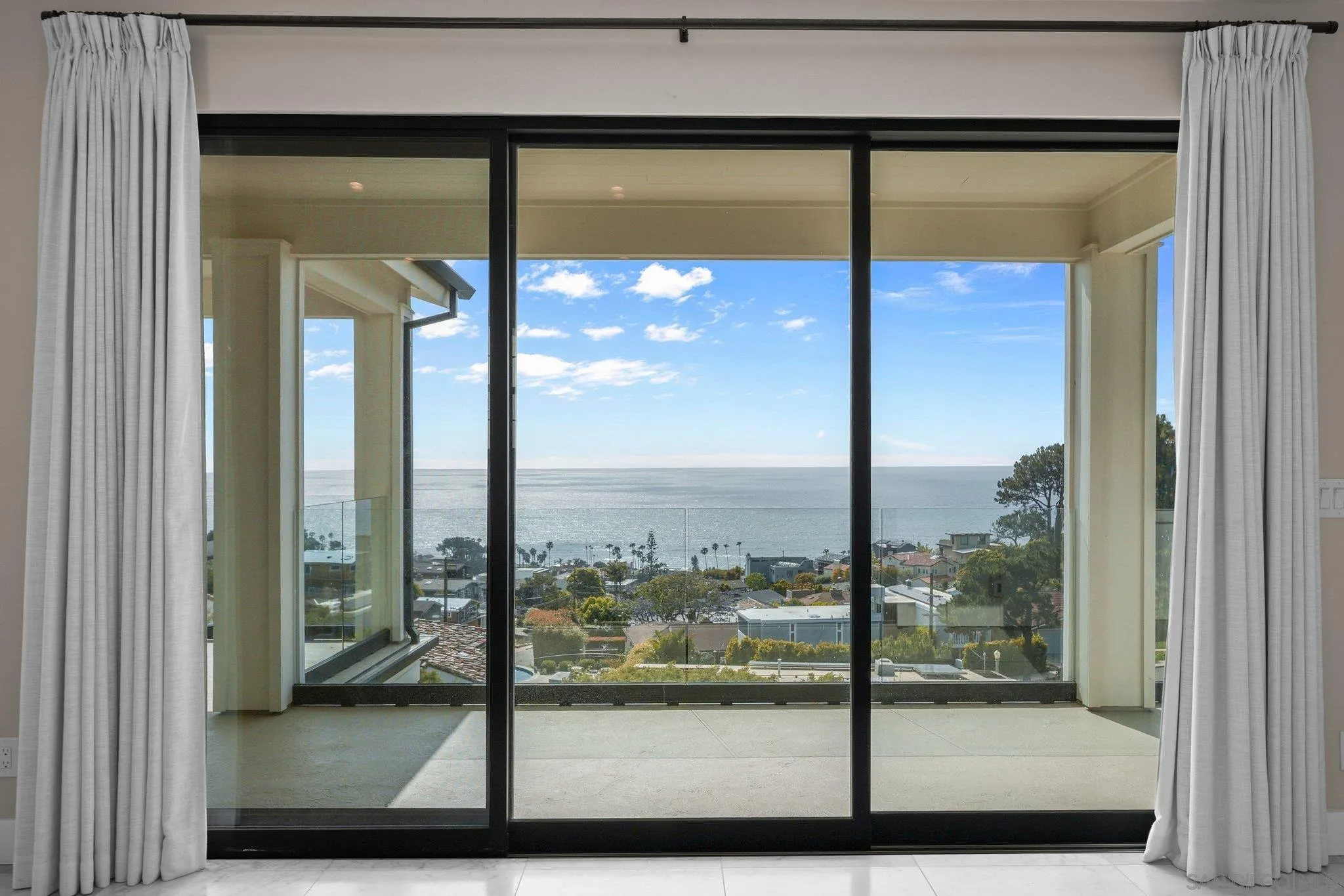 https://cdn.realtyfeed.com/cdn/127/260007902/c40a94723c290de70f6bcc31fd405fb7.webp