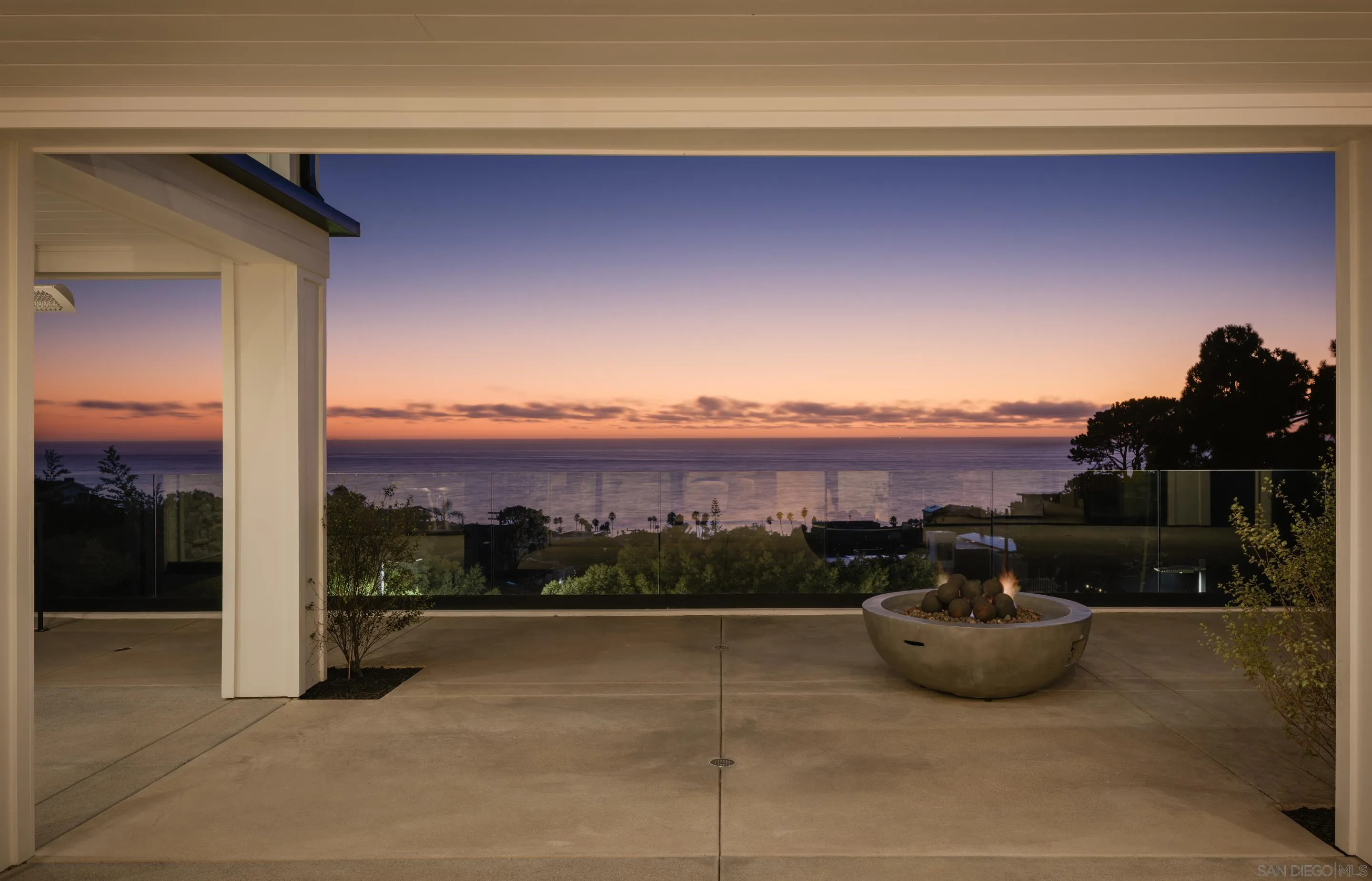 https://cdn.realtyfeed.com/cdn/127/260007902/c4d9d4905da36d038732ce4f1c0297e2.webp