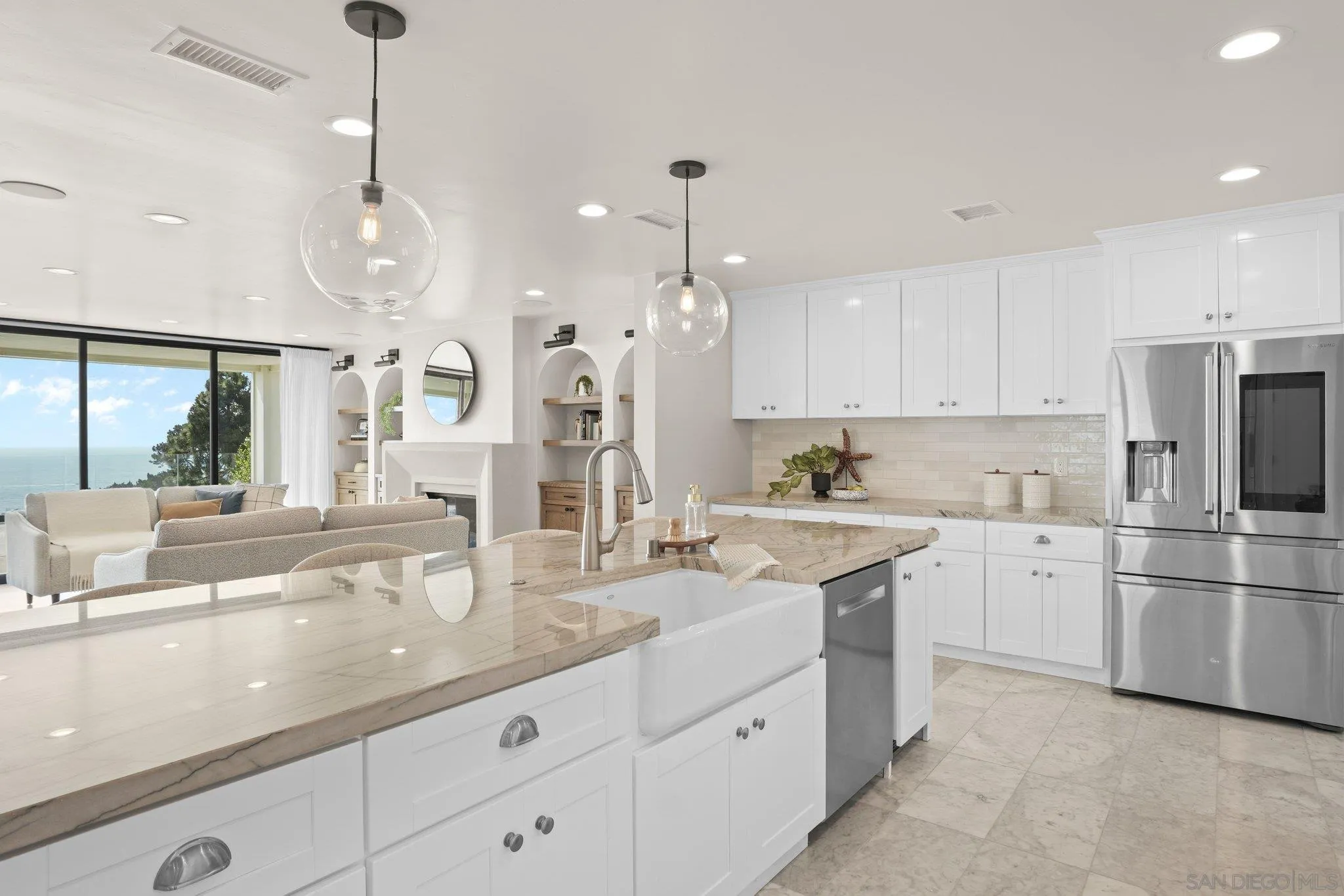 https://cdn.realtyfeed.com/cdn/127/260007902/c5cb850b5b4986a9196bb39f5be70aeb.webp
