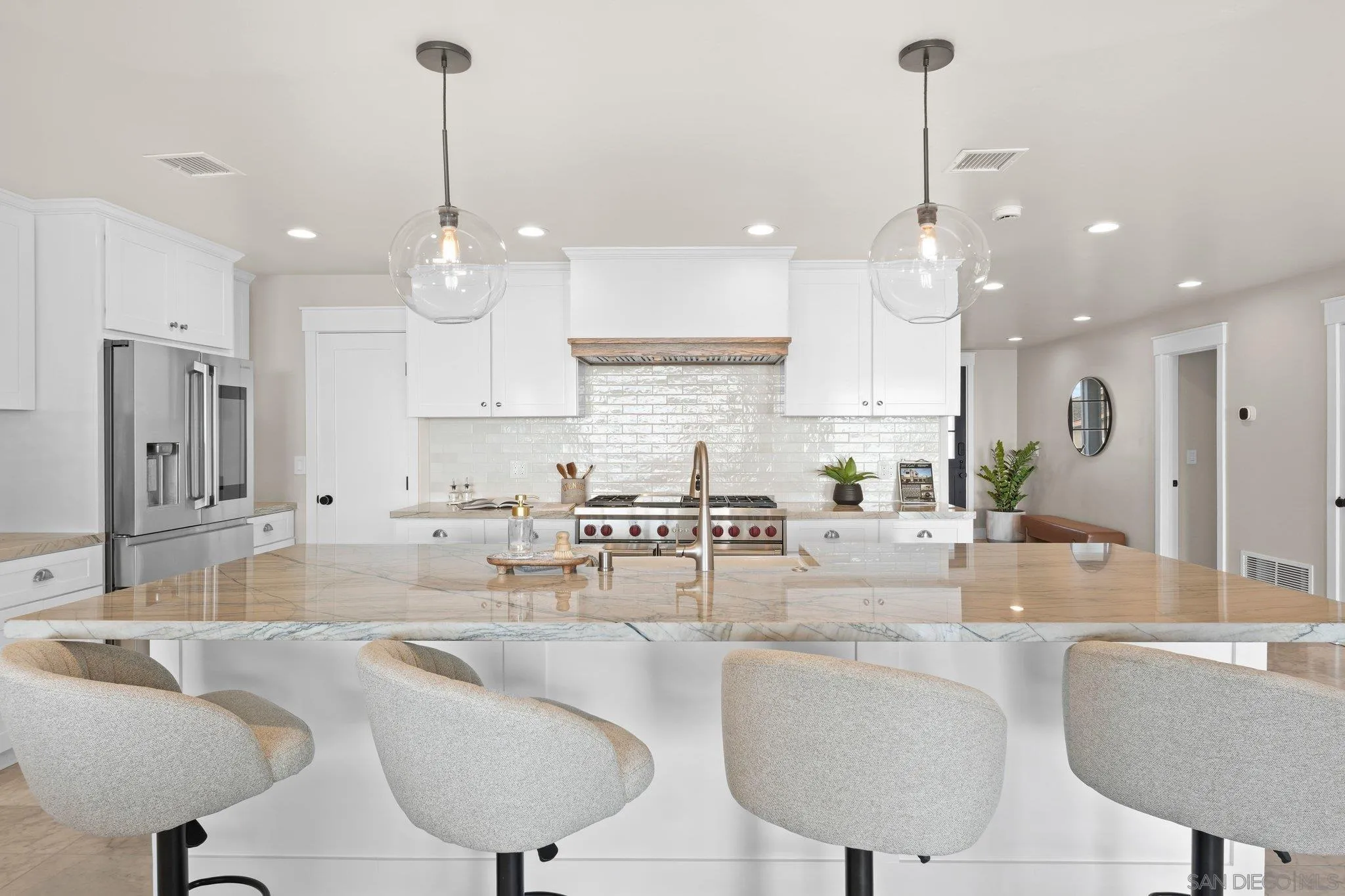 https://cdn.realtyfeed.com/cdn/127/260007902/c67d1286250d4aaef6790050503eeefa.webp