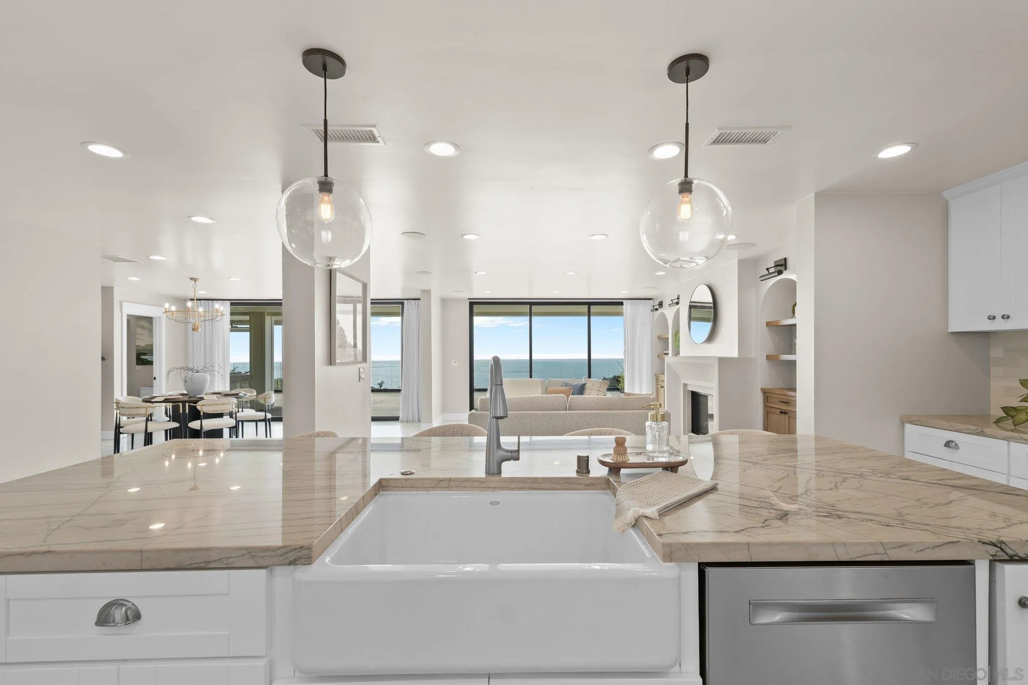 https://cdn.realtyfeed.com/cdn/127/260007902/c9aee2fa1a79750b87eeaf02b3299642.webp