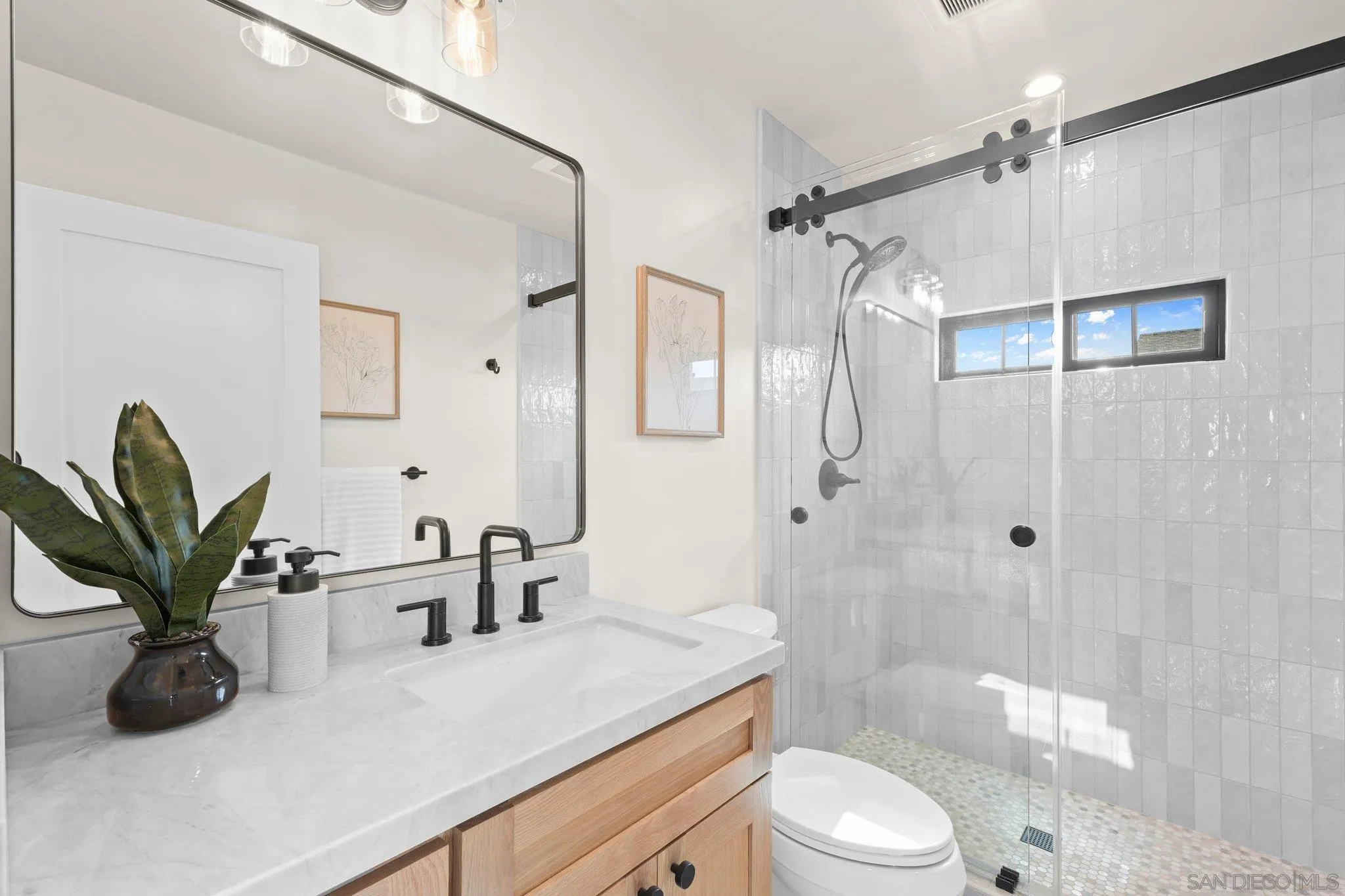 https://cdn.realtyfeed.com/cdn/127/260007902/cb5f295d6b098724cb354c130dffedfb.webp