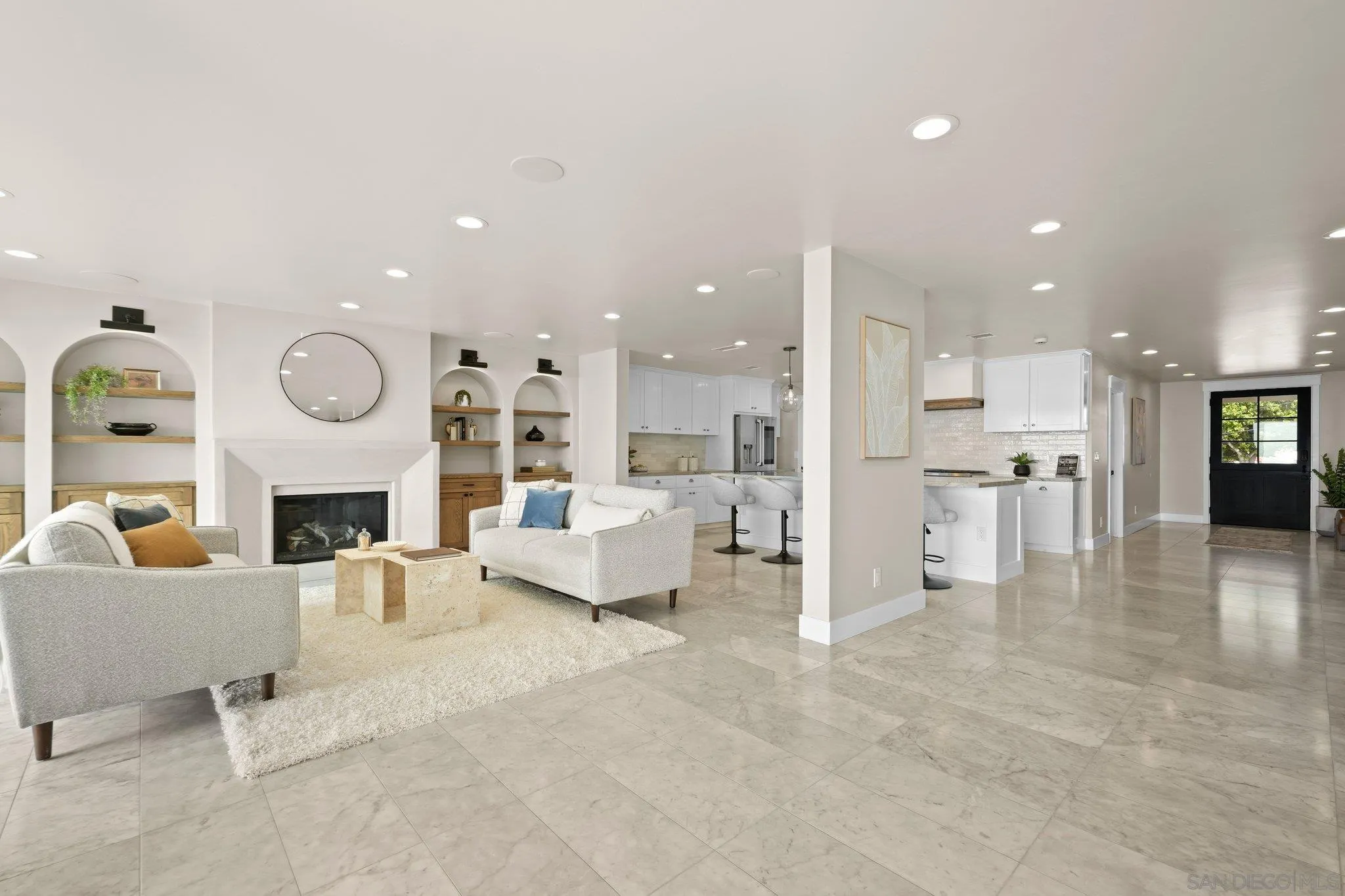 https://cdn.realtyfeed.com/cdn/127/260007902/cc7db232d02e24bb46d477b03788bd10.webp