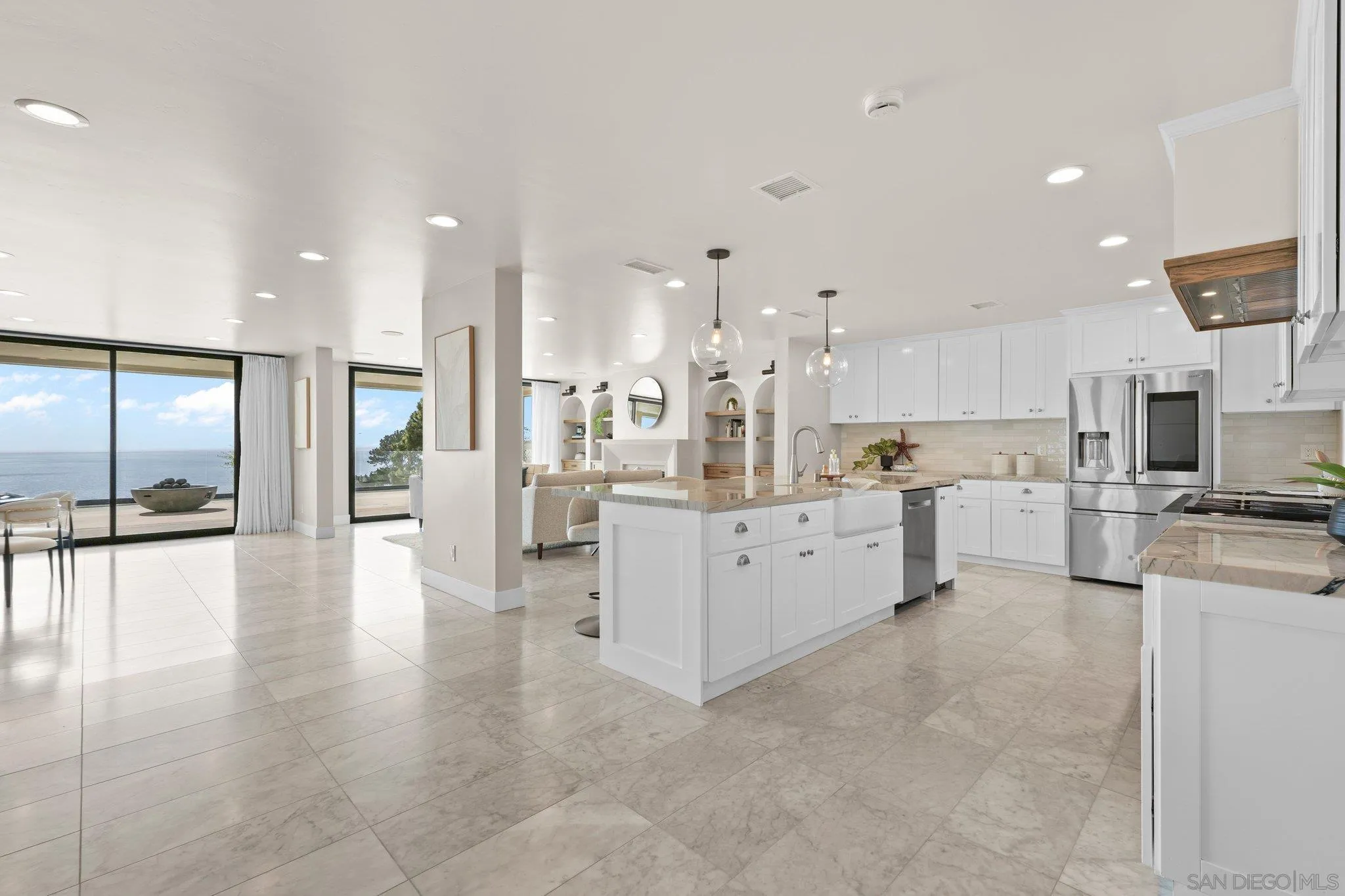 https://cdn.realtyfeed.com/cdn/127/260007902/ded93d17f8327b224813eba65859c65c.webp