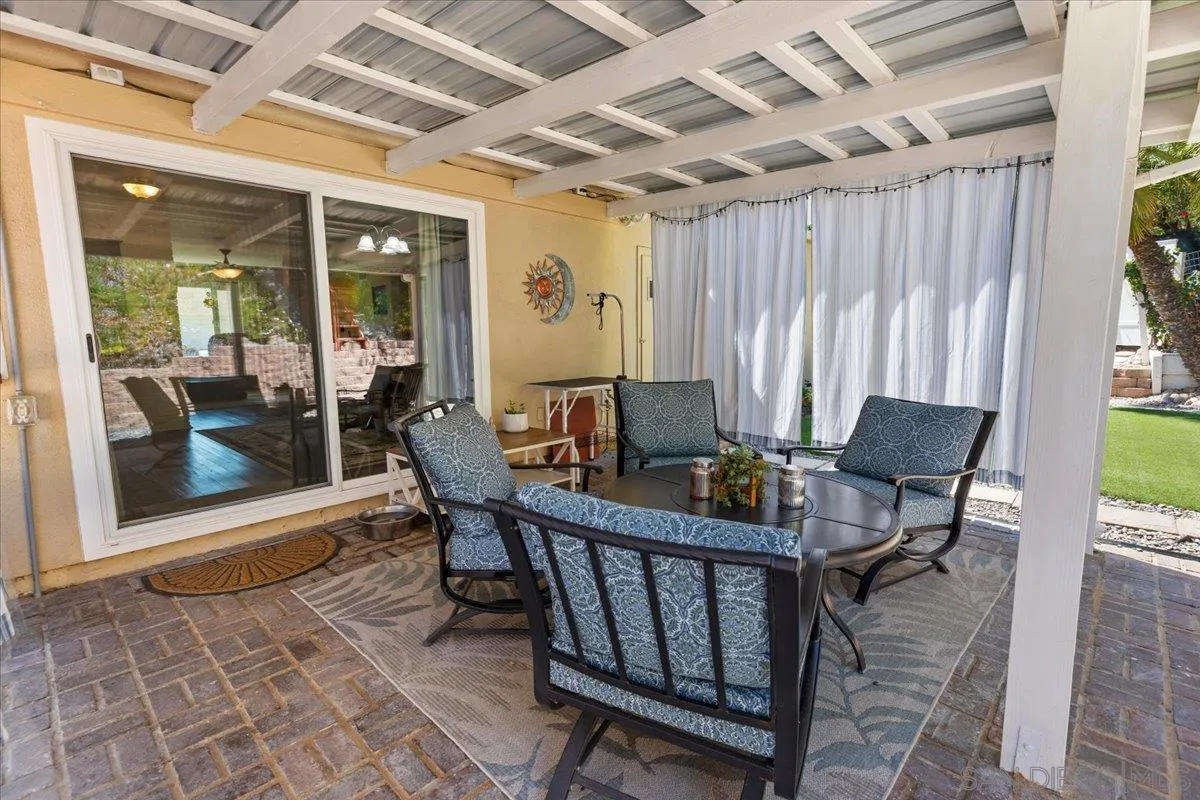 https://cdn.realtyfeed.com/cdn/127/260007905/1f724a978259b66be975fe9b1f2ecf70.webp