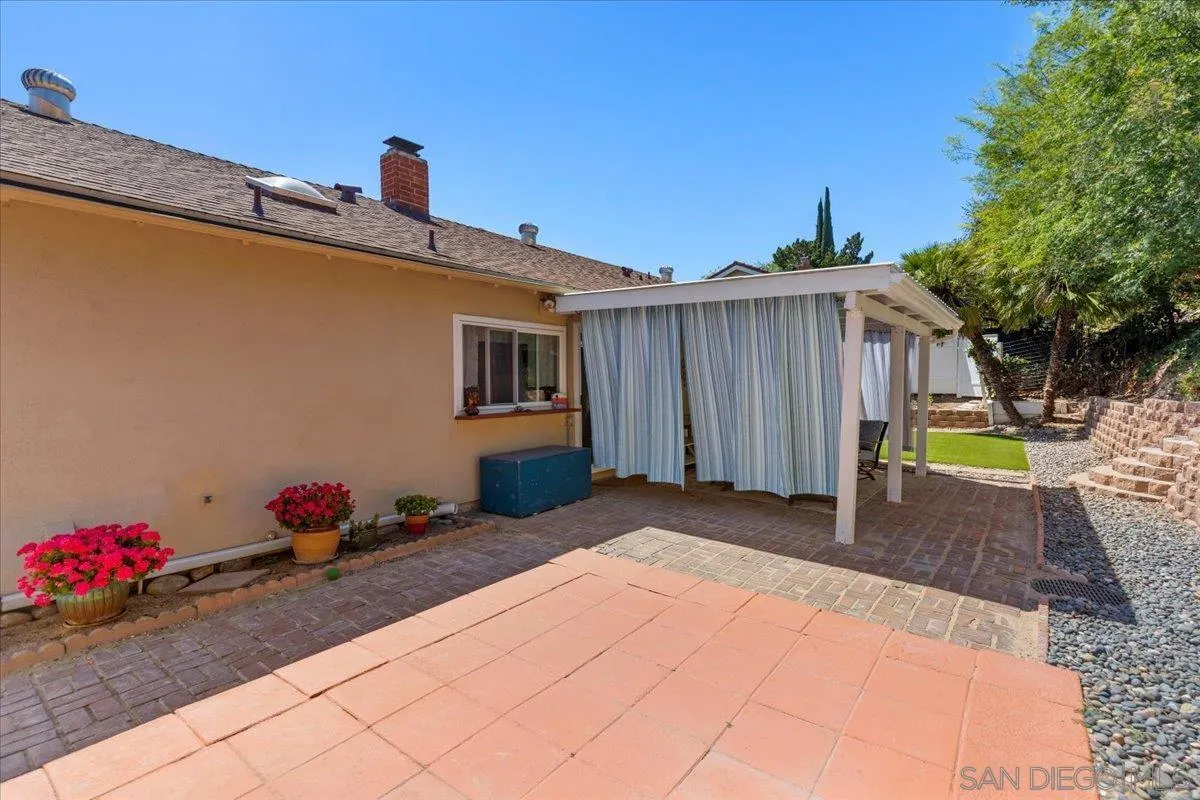 https://cdn.realtyfeed.com/cdn/127/260007905/266a79ef76b348ea71f927b5f259c498.webp