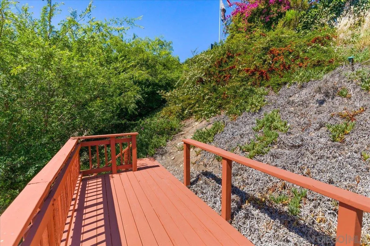 https://cdn.realtyfeed.com/cdn/127/260007905/565fc143be18498a1da80cfd74b1c666.webp