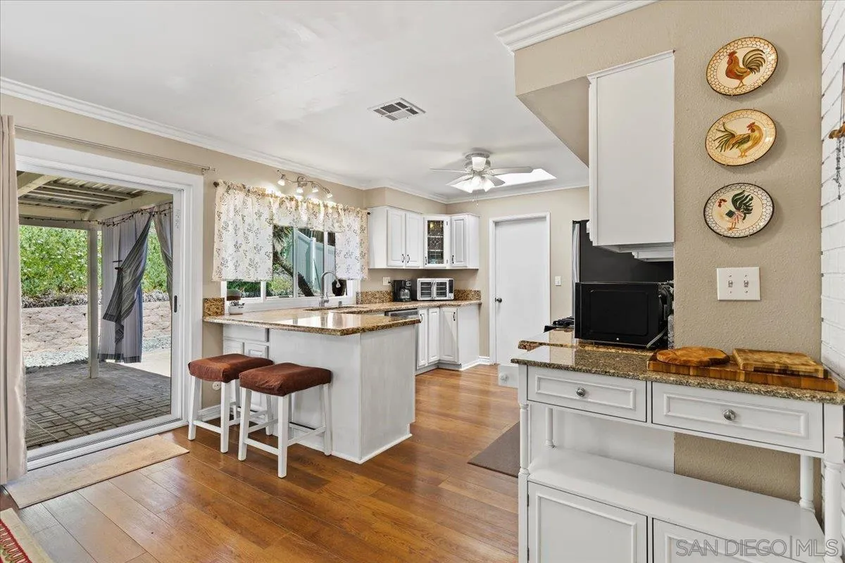 https://cdn.realtyfeed.com/cdn/127/260007905/5abf6eac1a139d548b3f2f4284adb116.webp