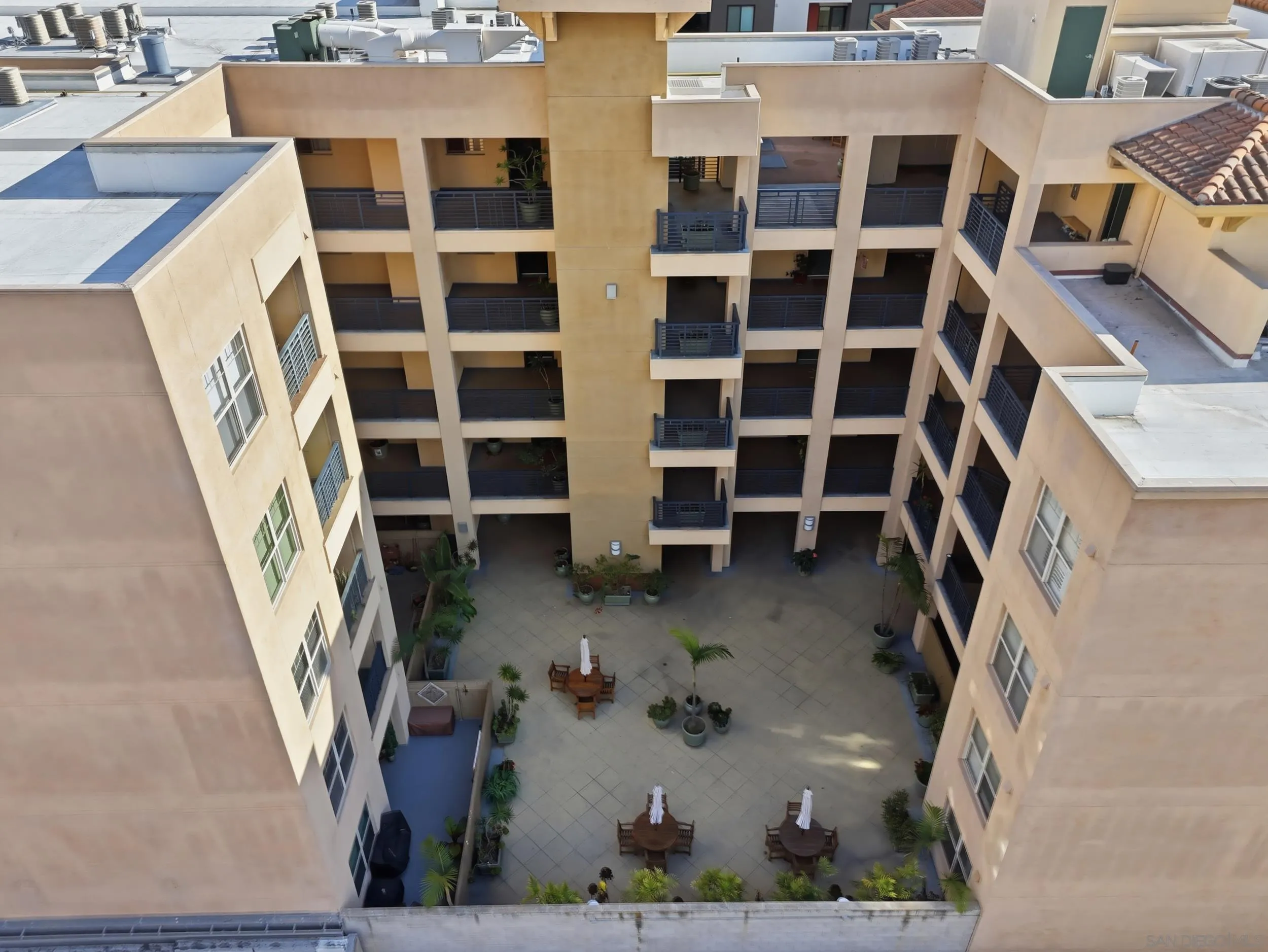 https://cdn.realtyfeed.com/cdn/127/260007909/5fd0c05cbb5d774545824b89b5555dec.webp
