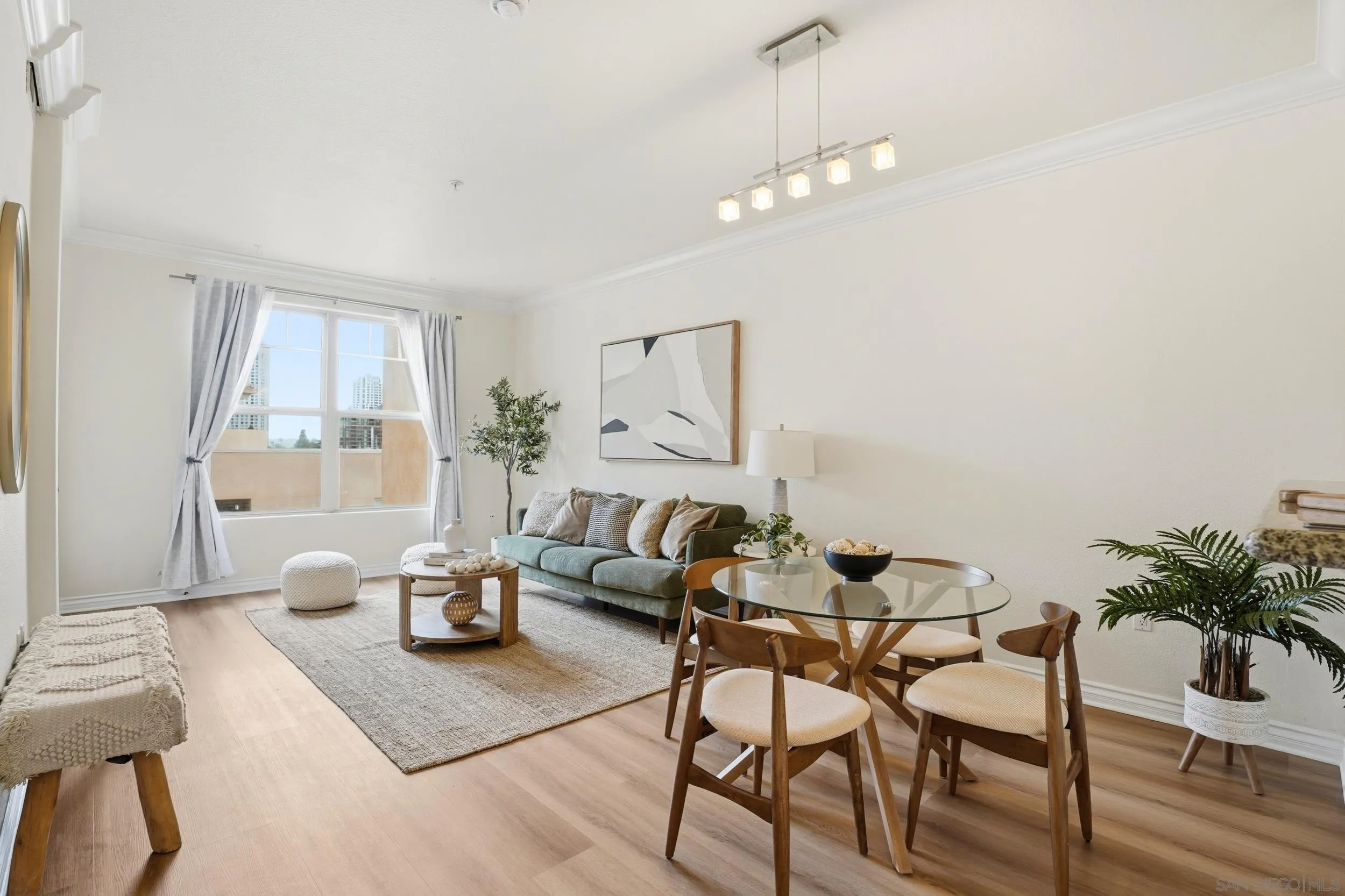 https://cdn.realtyfeed.com/cdn/127/260007909/de2e93ad2c31cfc37b1f24dea7ca713a.webp