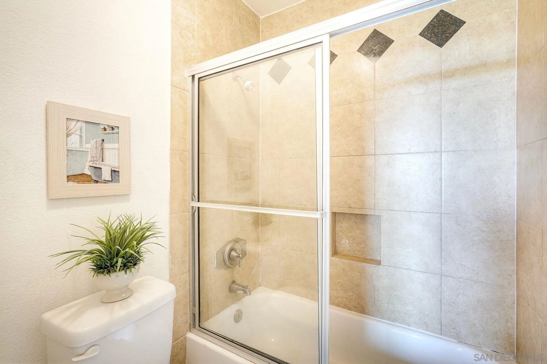 Photo #14: 260007910 Listing: Photo #14