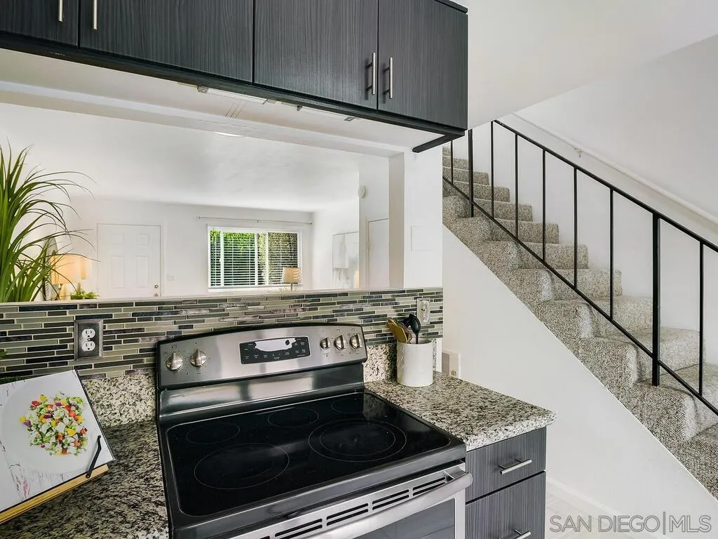 Photo #12: 260007913 Listing: Photo #12