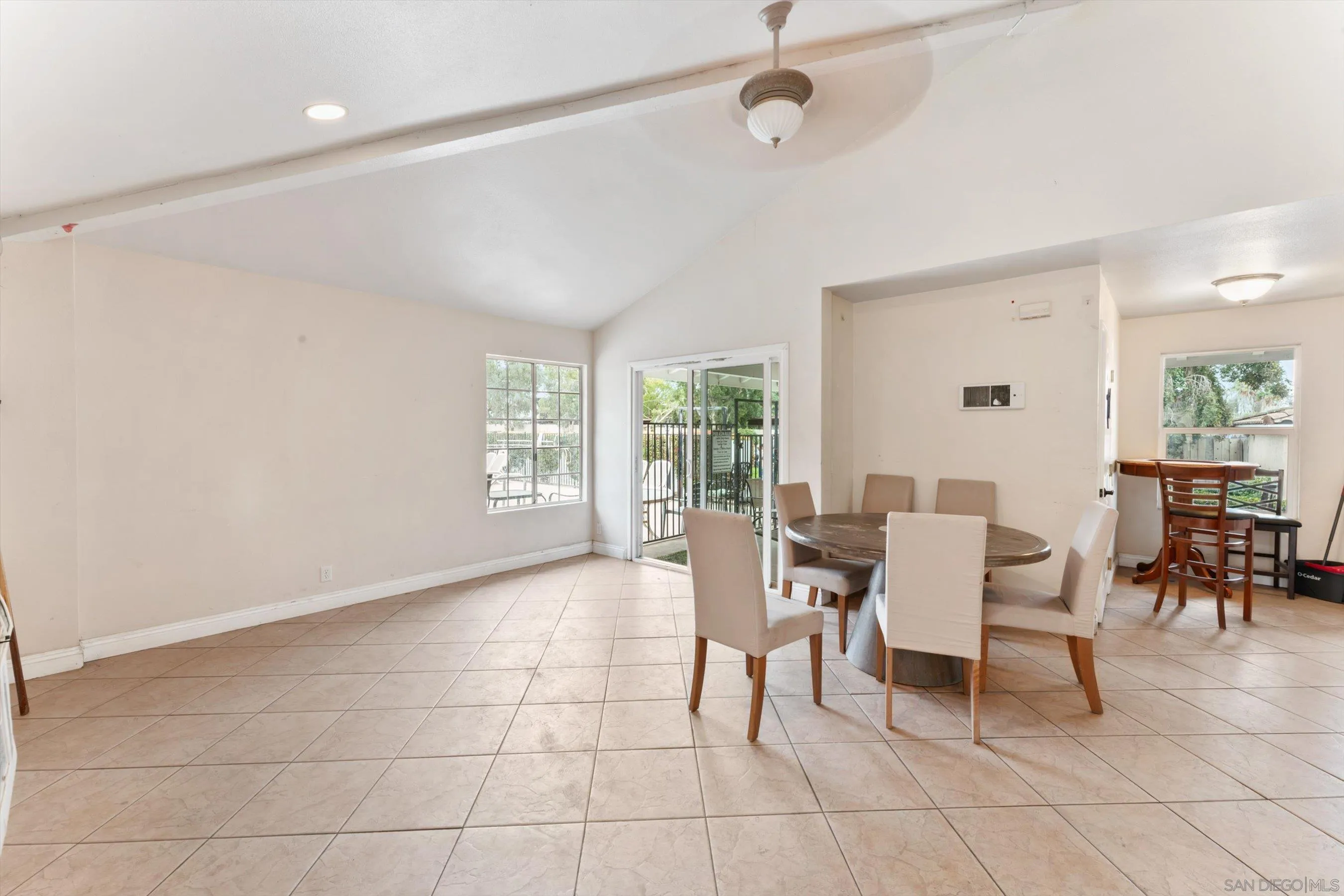 1075 Escondido Blvd UNIT 209, Escondido, CA, 92026