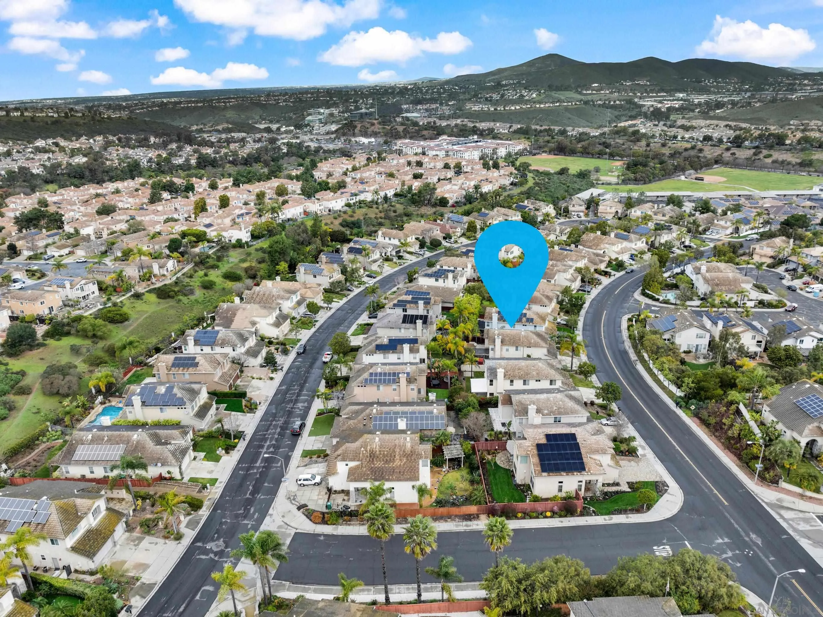 https://cdn.realtyfeed.com/cdn/127/260007920/12423e614c73914ee9c1a604c2ceb819.webp