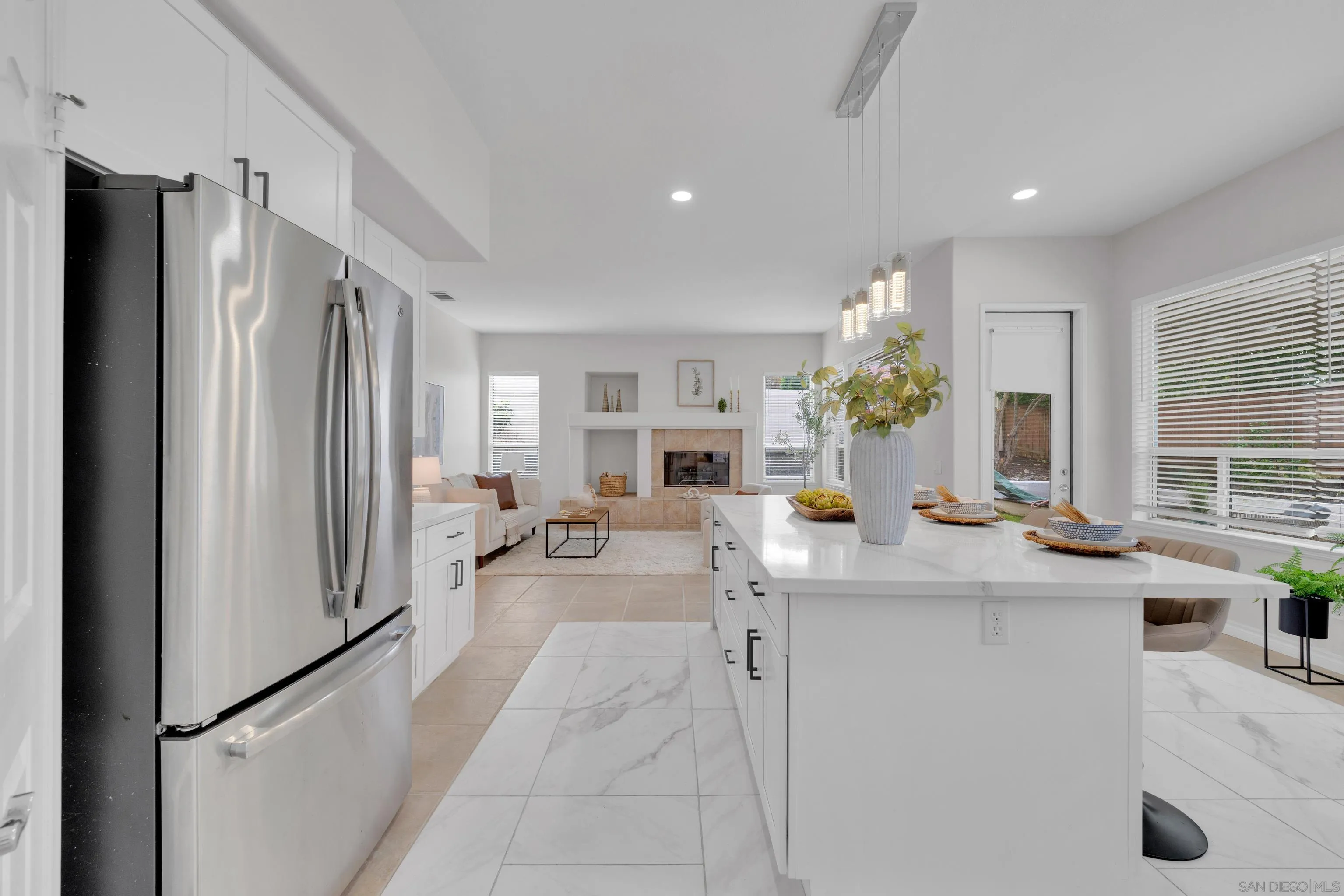 https://cdn.realtyfeed.com/cdn/127/260007920/c3fdda69255299934615b709cf3f6b49.webp
