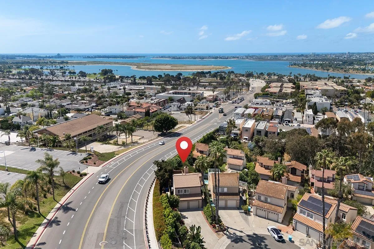 https://cdn.realtyfeed.com/cdn/127/260007925/1b1679d34325634e281d347c8b1efcc6.webp
