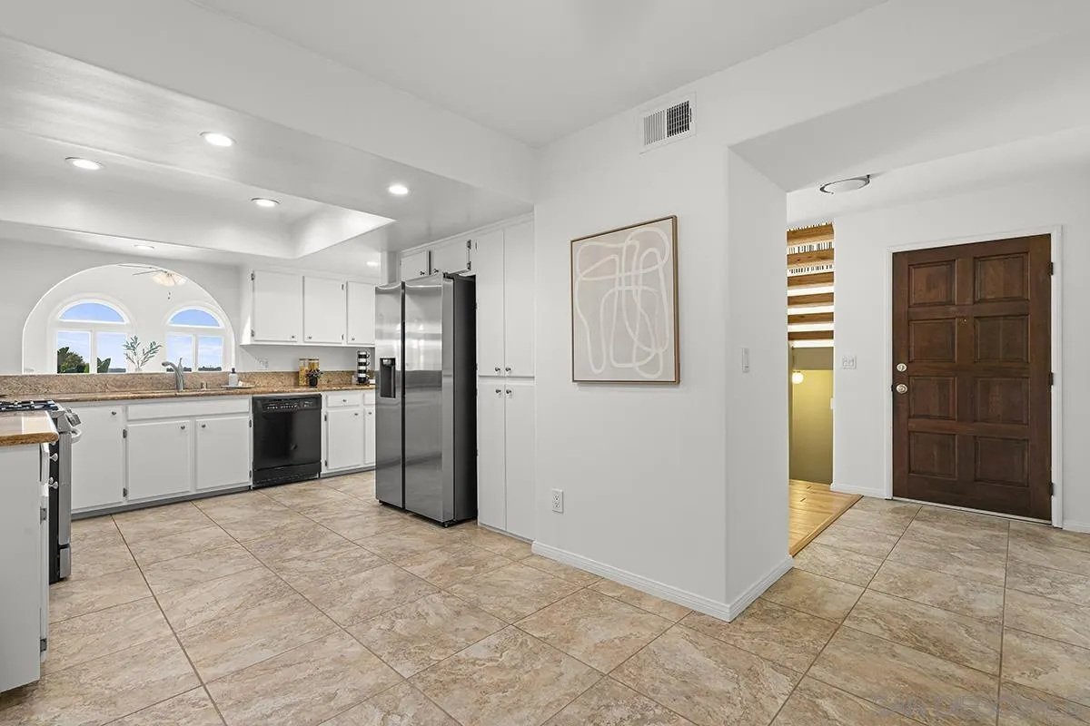 https://cdn.realtyfeed.com/cdn/127/260007925/3d52d6910cd26831ba6abf5bbb3495f0.webp