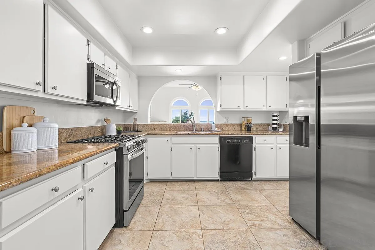 https://cdn.realtyfeed.com/cdn/127/260007925/8f412541674c17f89eac7555aeef1260.webp