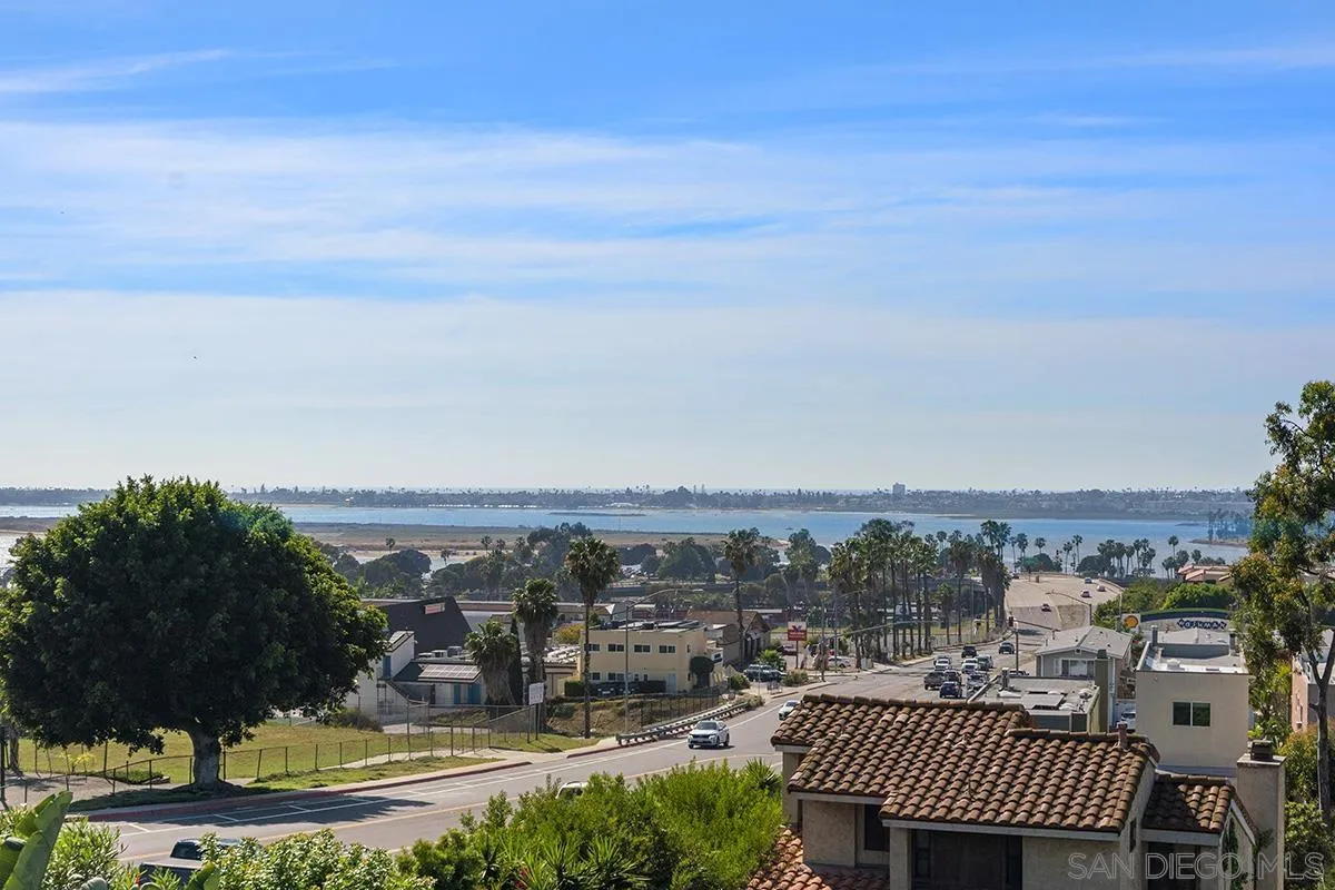 https://cdn.realtyfeed.com/cdn/127/260007925/9dc34dac697124ef0bca344328603c0d.webp