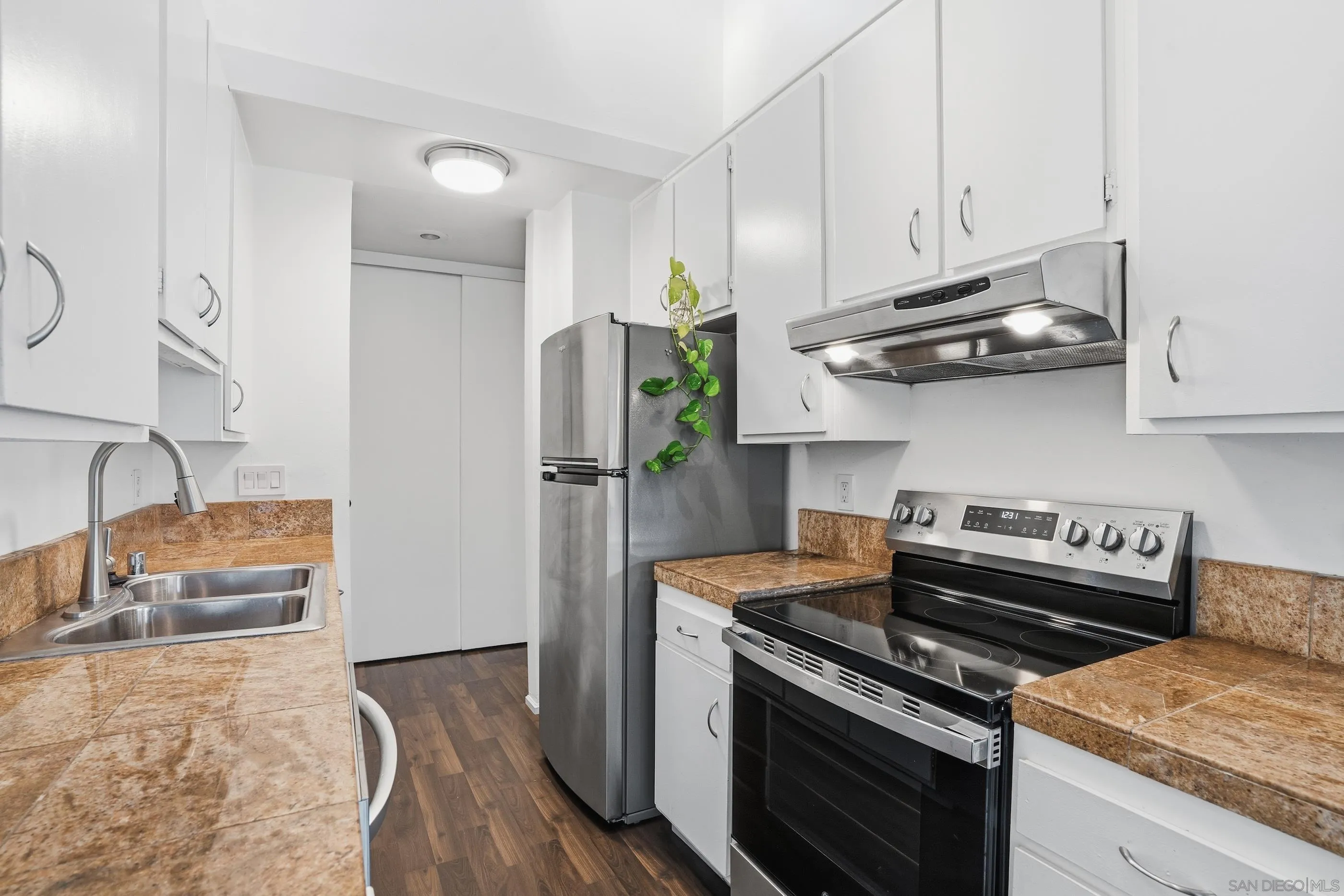 https://cdn.realtyfeed.com/cdn/127/260007927/0a84823d91df8b380bba87a0fcf16217.webp