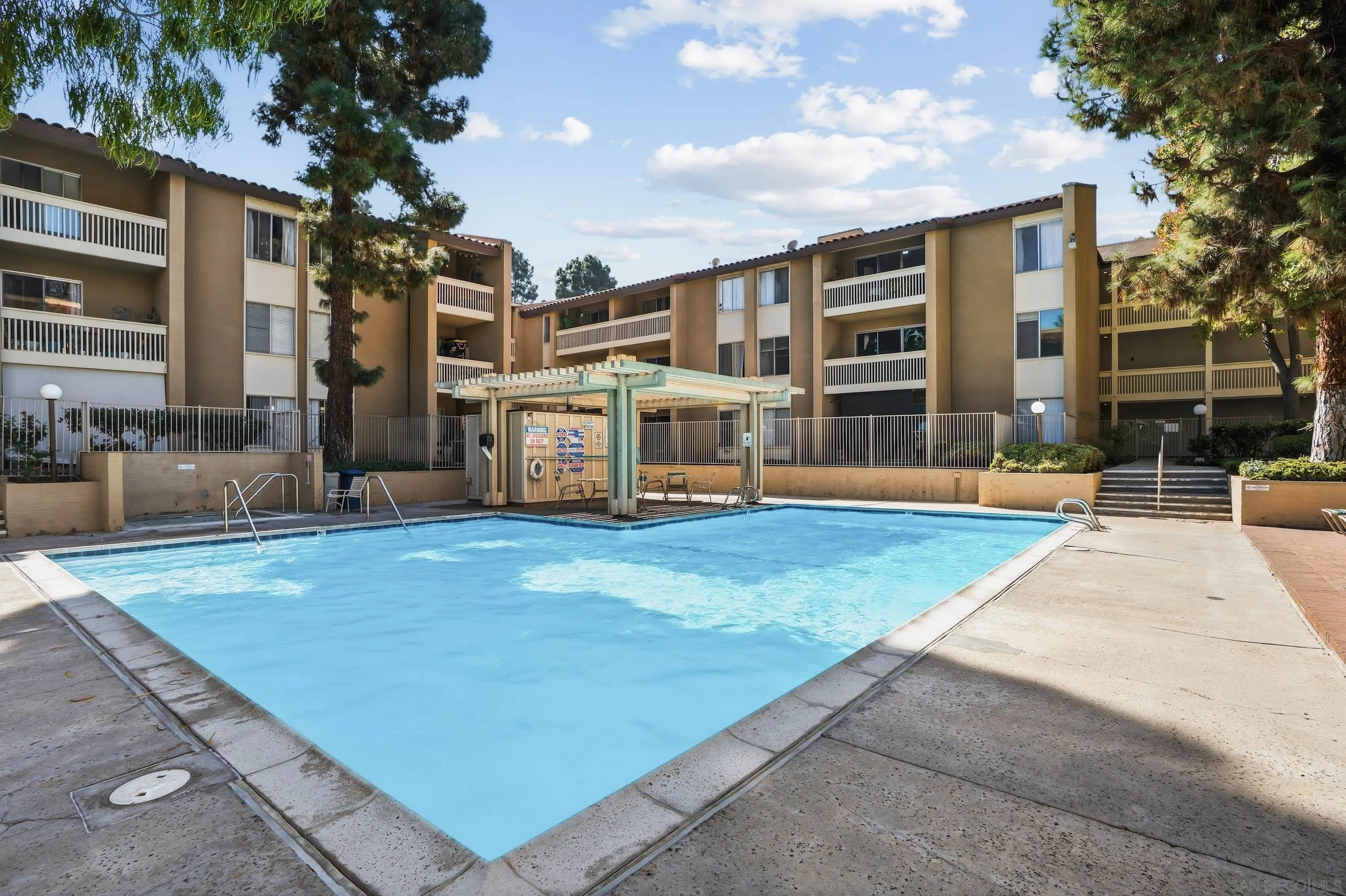 https://cdn.realtyfeed.com/cdn/127/260007927/1d2e965e822502d3f6c6eb7c2482b66e.webp