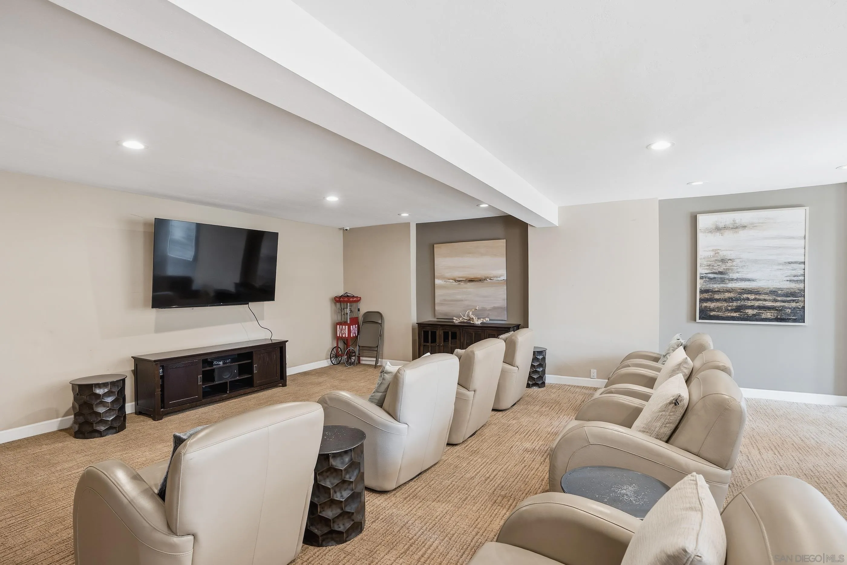 https://cdn.realtyfeed.com/cdn/127/260007927/7b711459d303587e7976240bcde607f0.webp