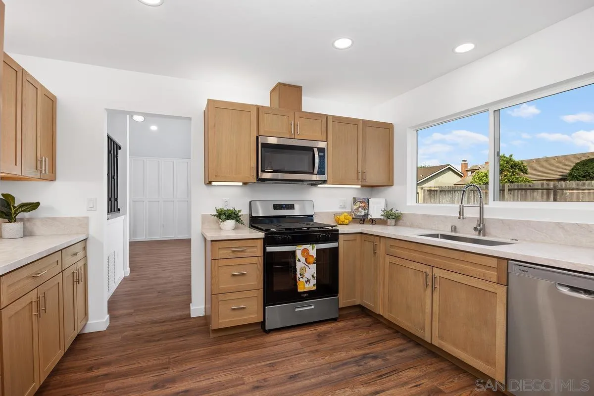 https://cdn.realtyfeed.com/cdn/127/260007930/9da7a0a4fc6f21af56b55cc8af732b23.webp