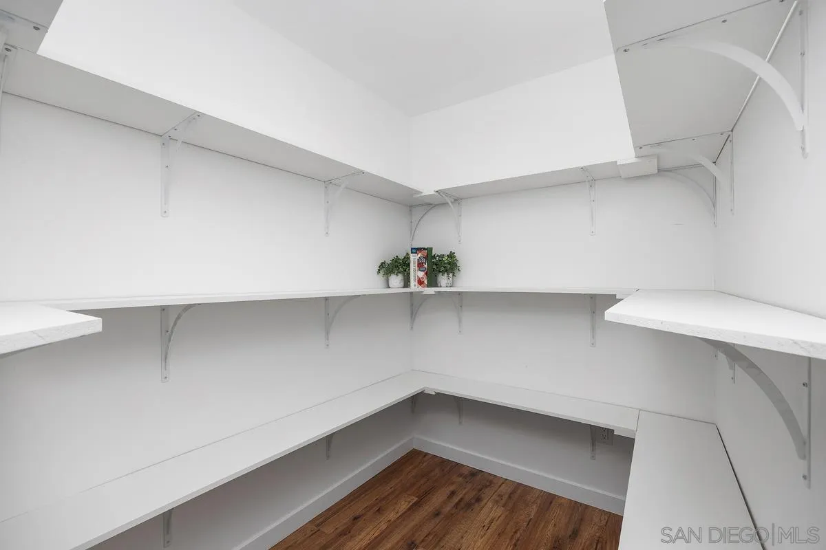 https://cdn.realtyfeed.com/cdn/127/260007930/d7eeb0d83b94a25e678ba3462c0b930d.webp